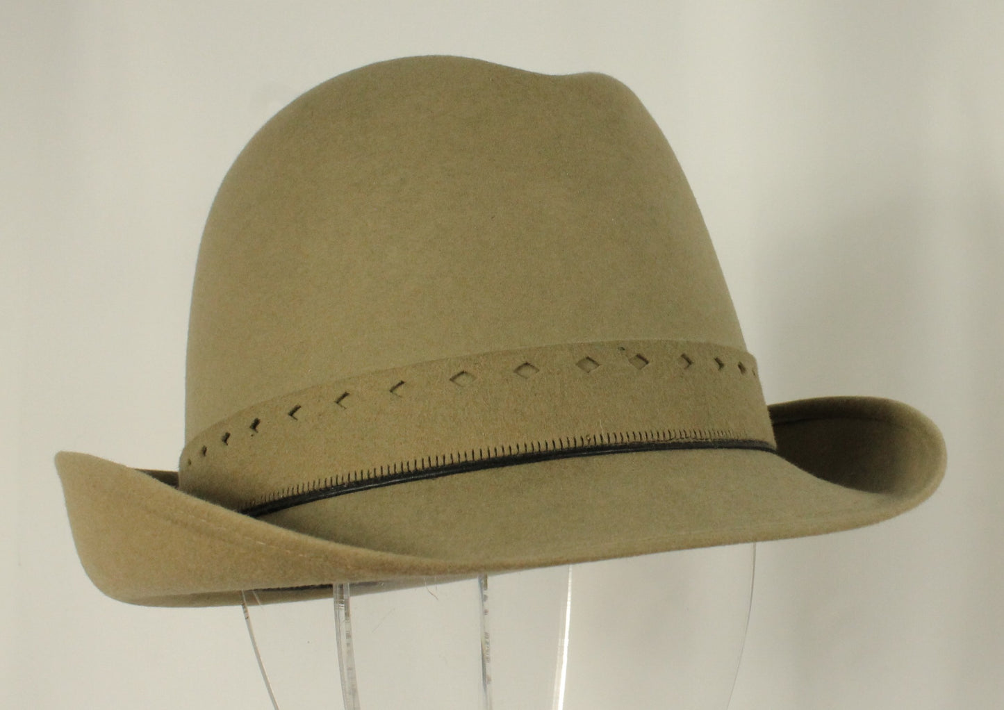 Stylish Biltmore Imperial "Tyrolean" Style Felt Hat with Feather Accent - Size 7 3/8
