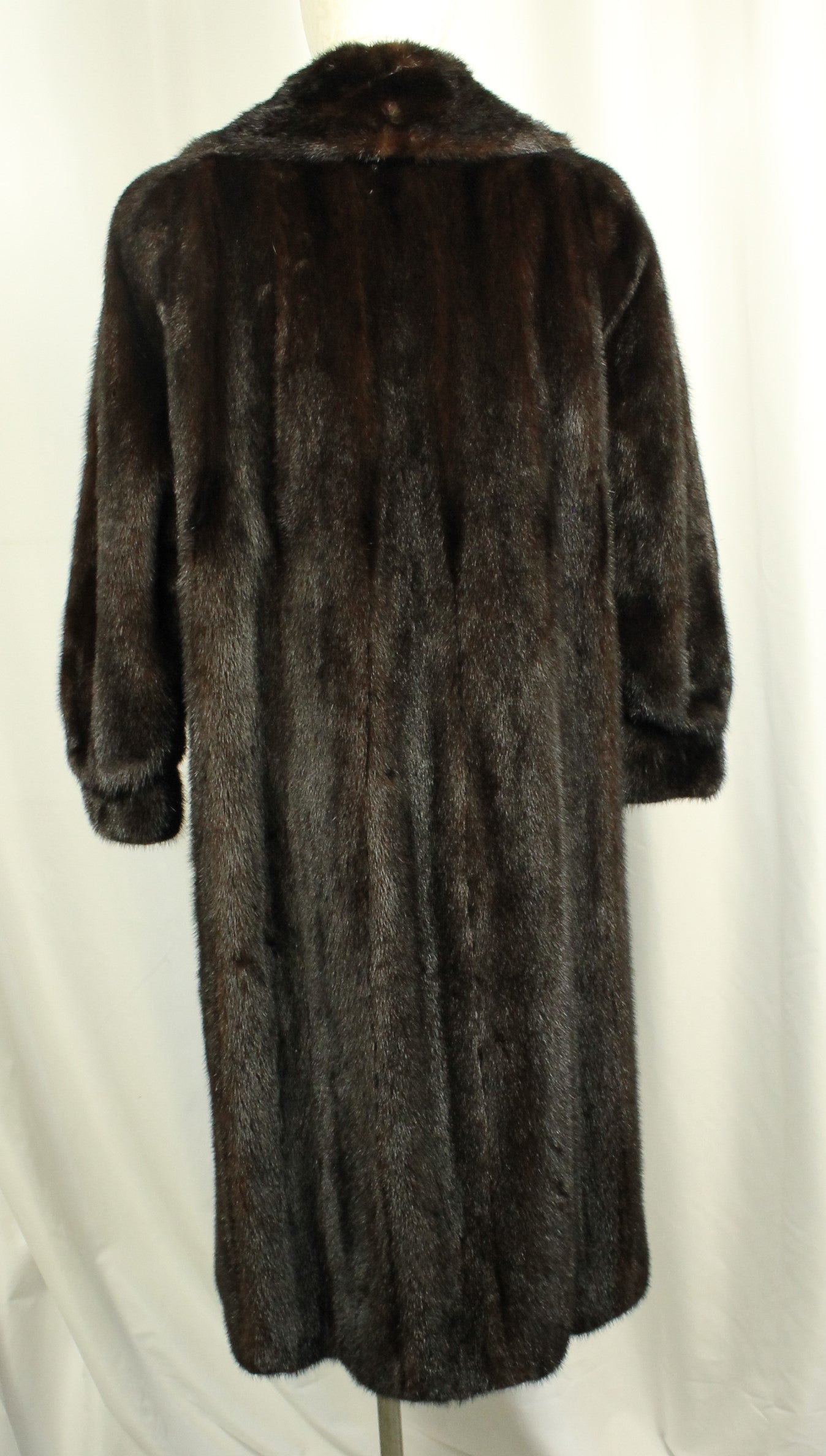 Vintage Hudson’s Bay Full-Length Mink Fur Coat – Timeless Canadian Luxury Size; XXL