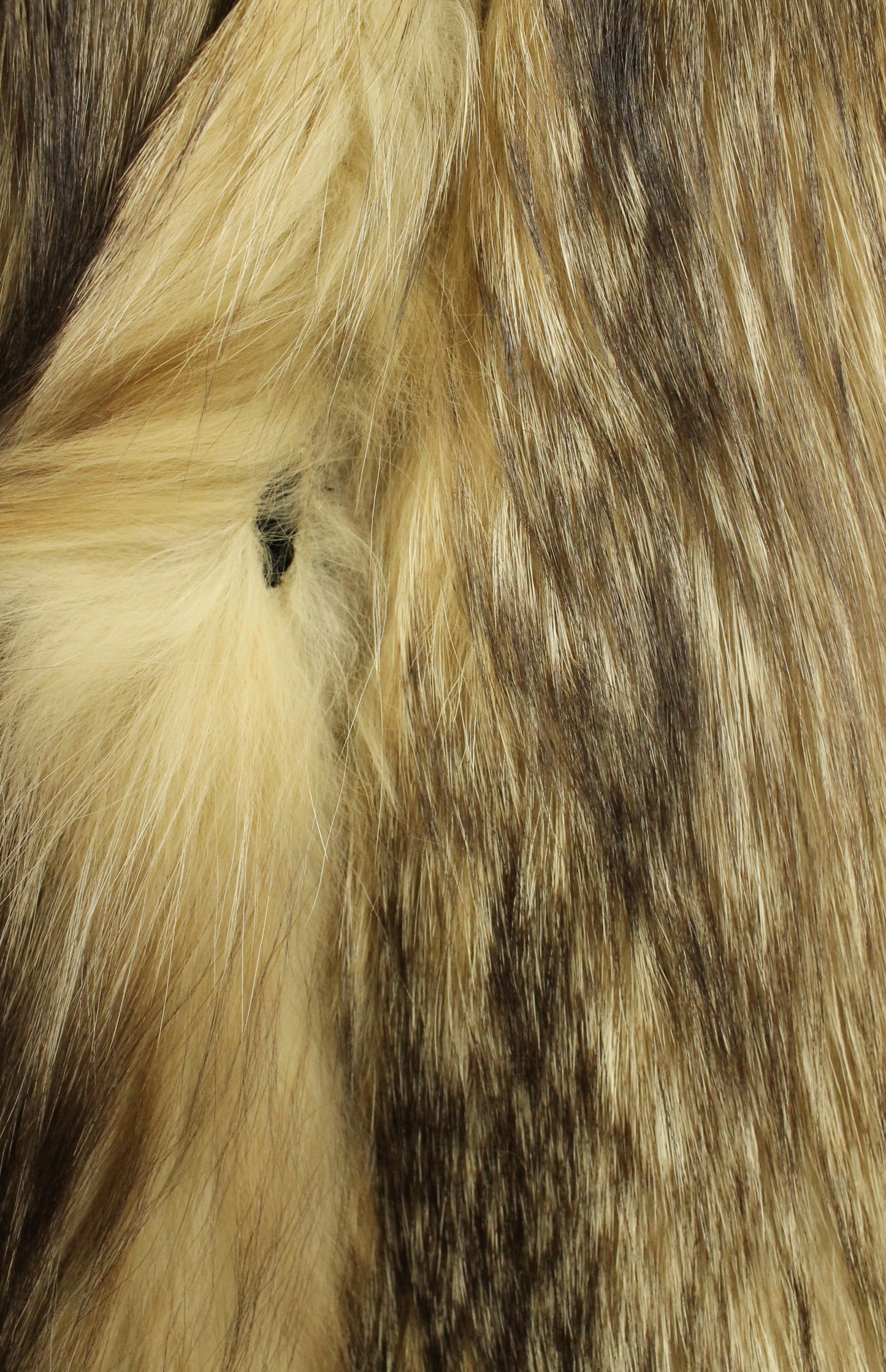 Vintage Klyman Furs Ltd. Tawny Fox/Raccoon Fur Jacket with White Fox Trim (Vintage Size 8)