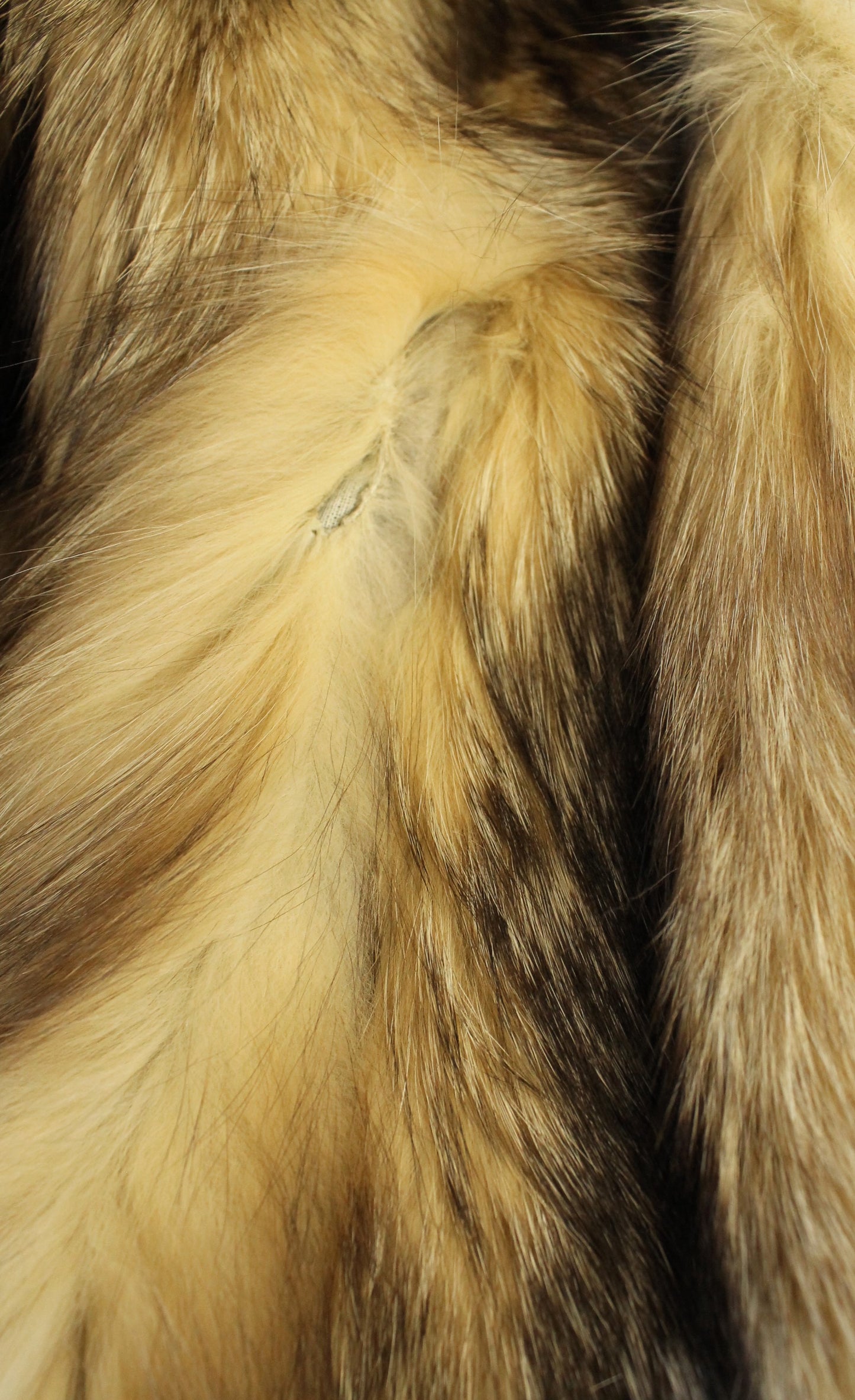 Vintage Klyman Furs Ltd. Tawny Fox/Raccoon Fur Jacket with White Fox Trim (Vintage Size 8)