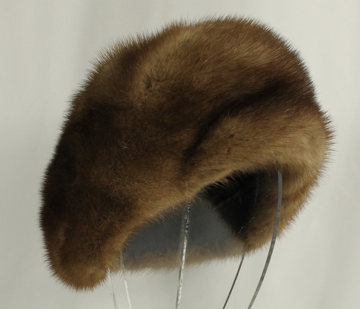 Matching Set: Vintage D. Mindy & Sons Canadian Mink Fur Coat( Size: L)) & Hat.