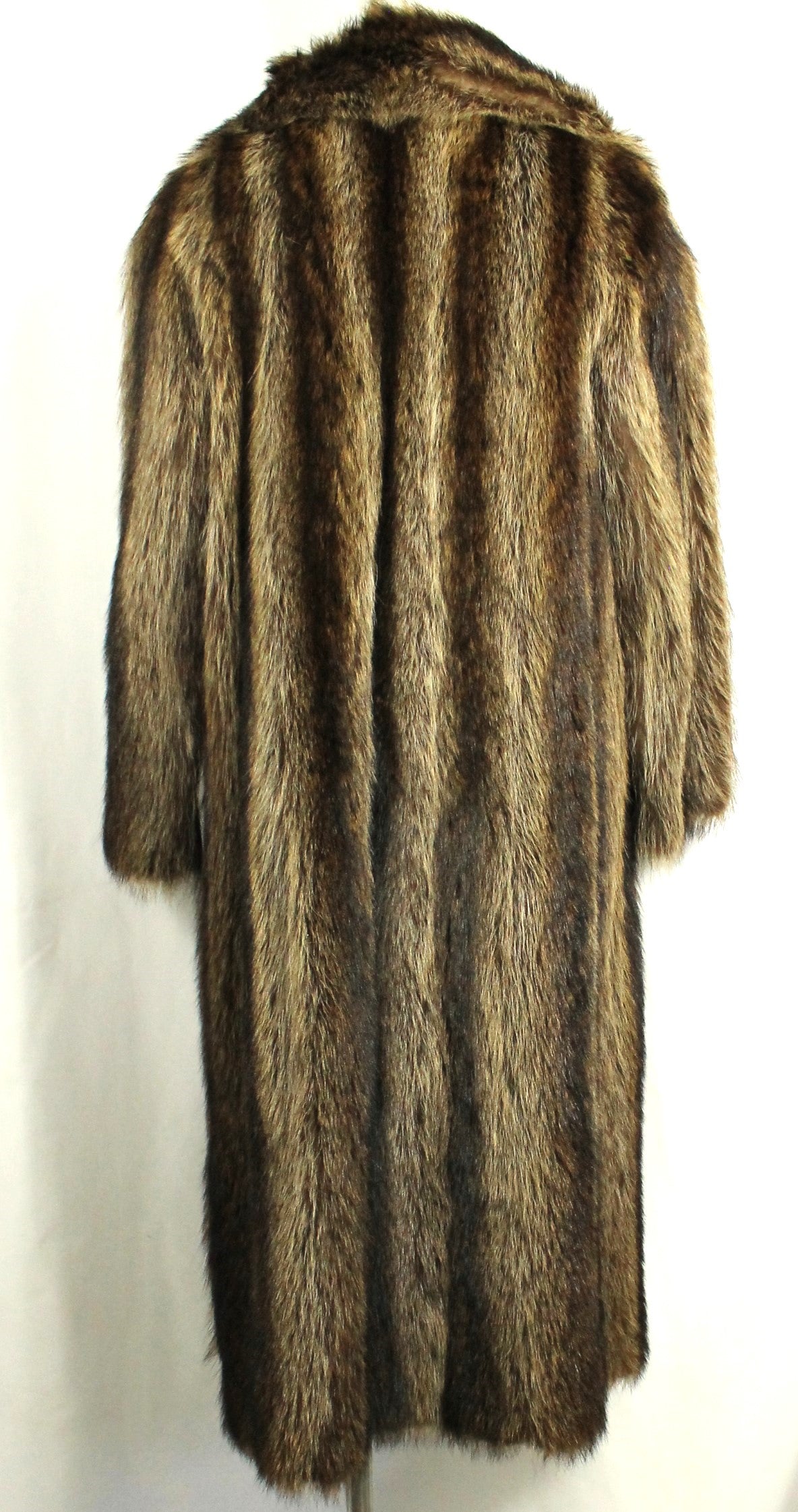 Luxurious Genuine Fur Coat – Timeless Elegance in Rich Brown Size L