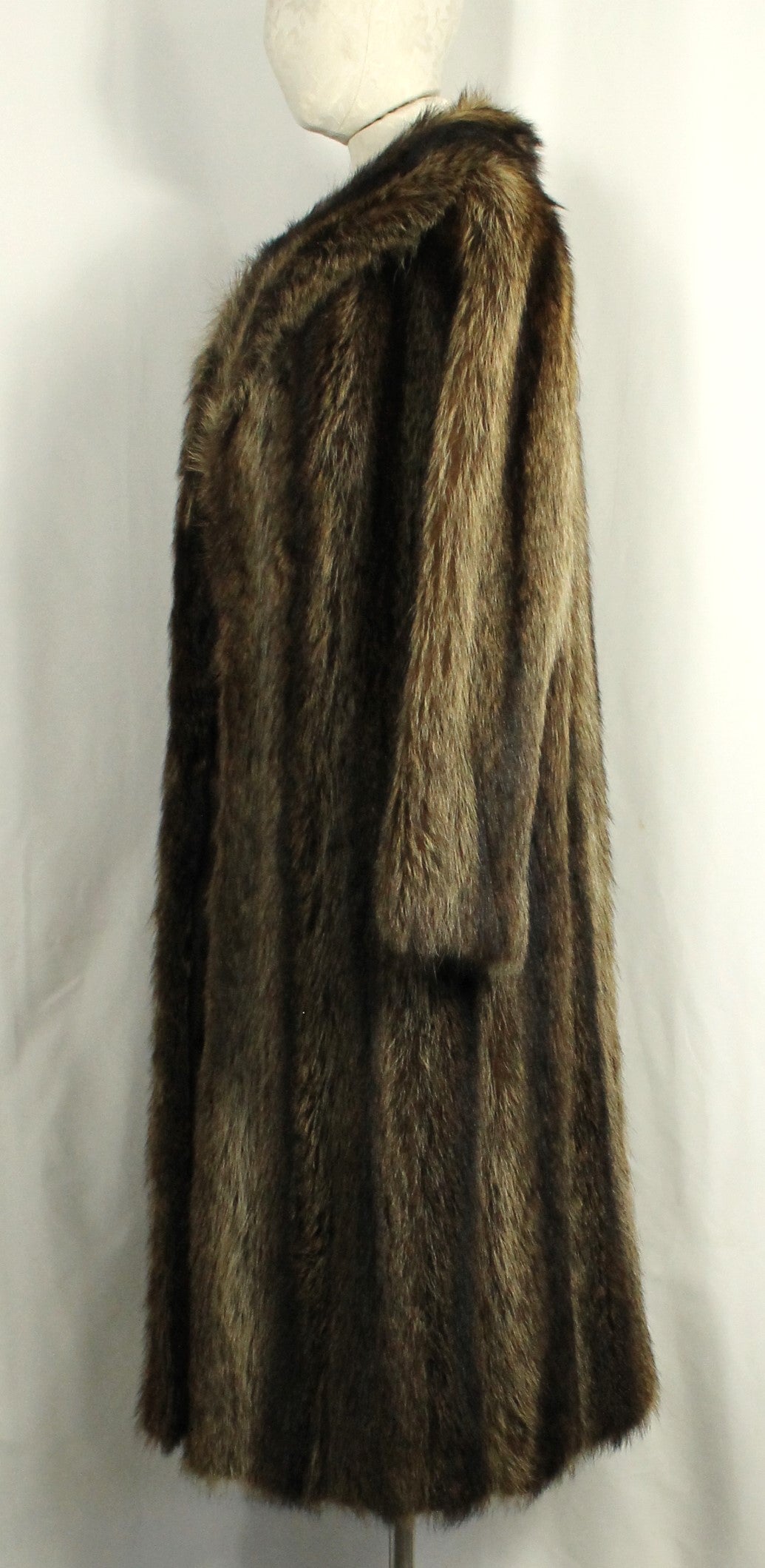 Luxurious Genuine Fur Coat – Timeless Elegance in Rich Brown Size L