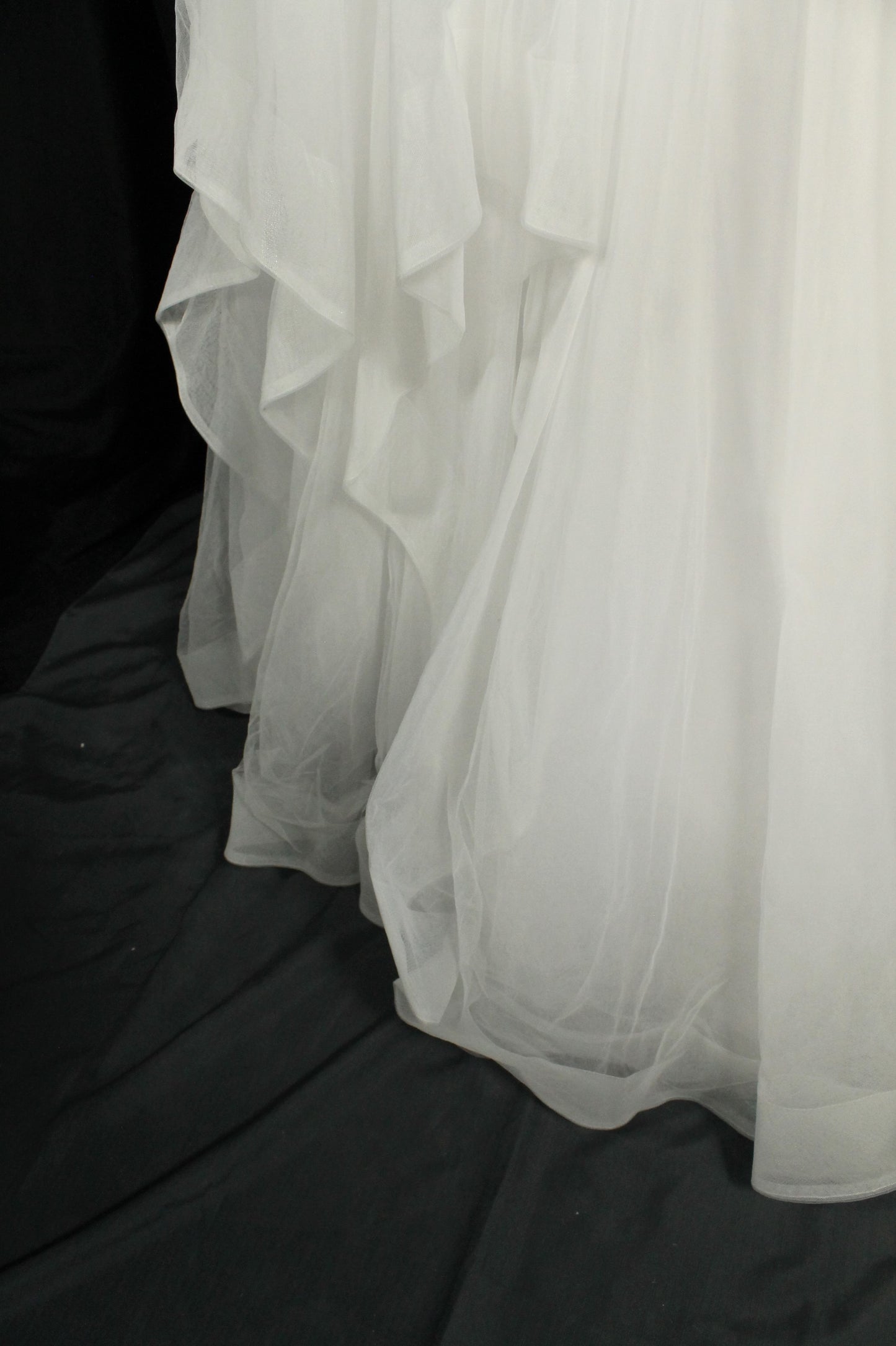 Elegant Alfred Angelo Wedding Dress – Size 22W, Beaded Bodice & Tulle Skirt