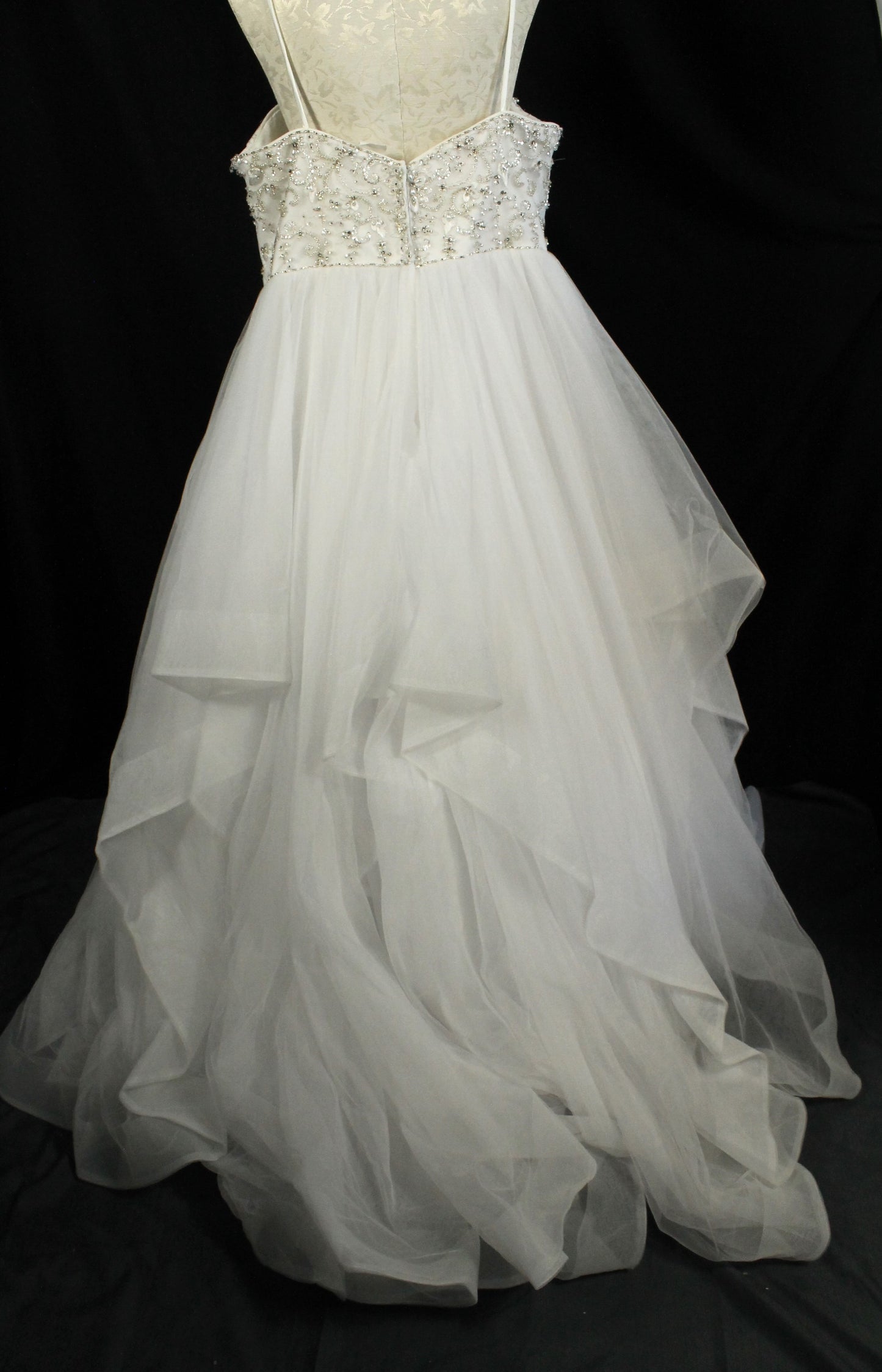 Elegant Alfred Angelo Wedding Dress – Size 22W, Beaded Bodice & Tulle Skirt