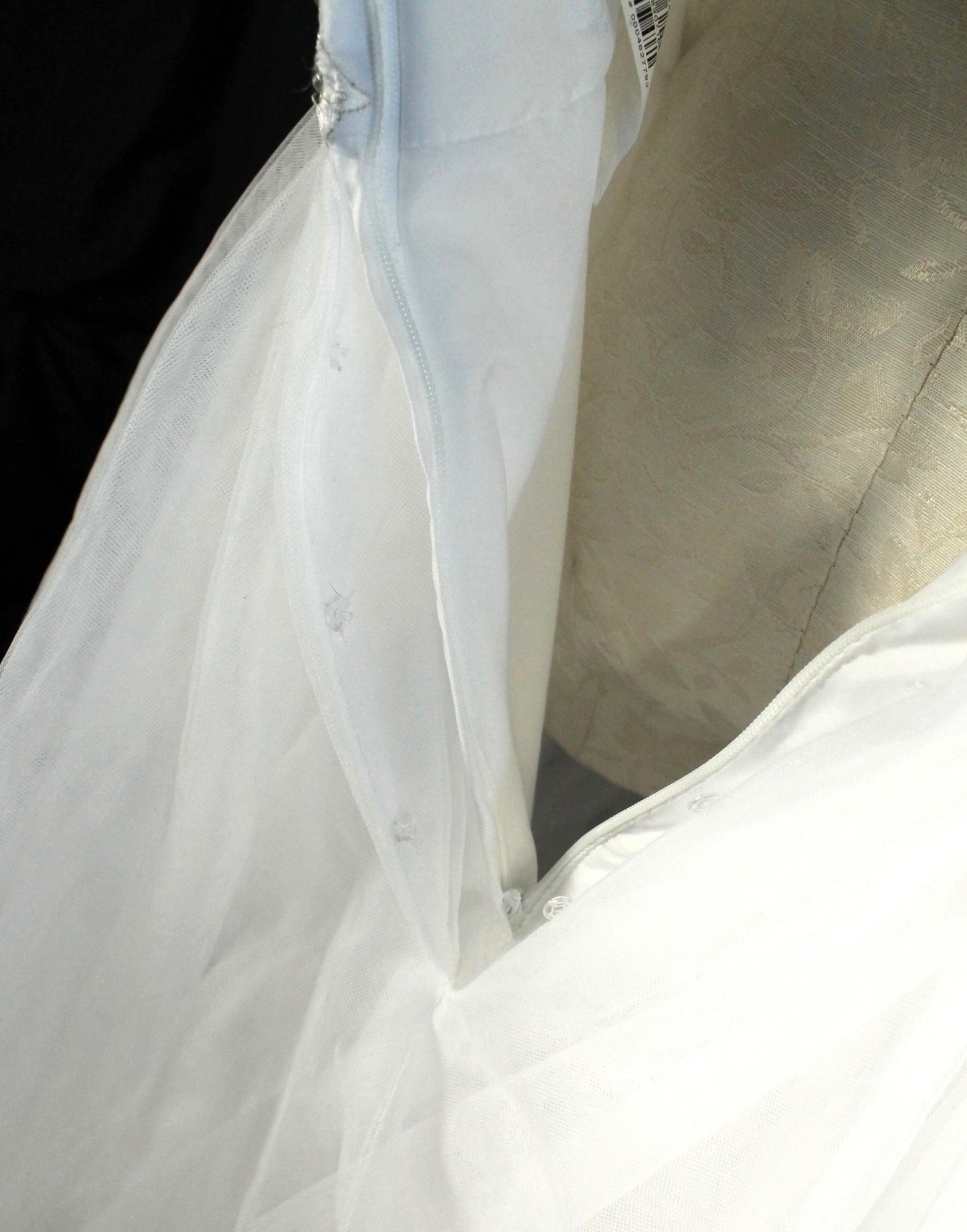 Elegant Alfred Angelo Wedding Dress – Size 22W, Beaded Bodice & Tulle Skirt