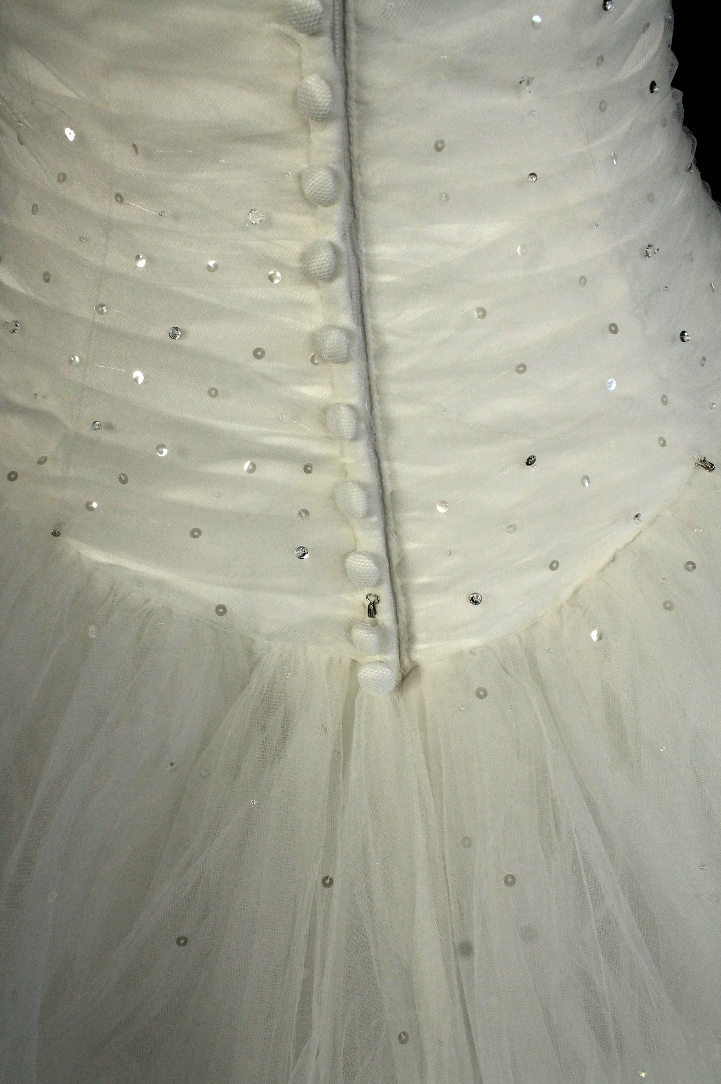 Gorgeous MORI LEE Ivory Tulle Bridal Gown - Ruched Bodice, Full Skirt (Size 6/8)