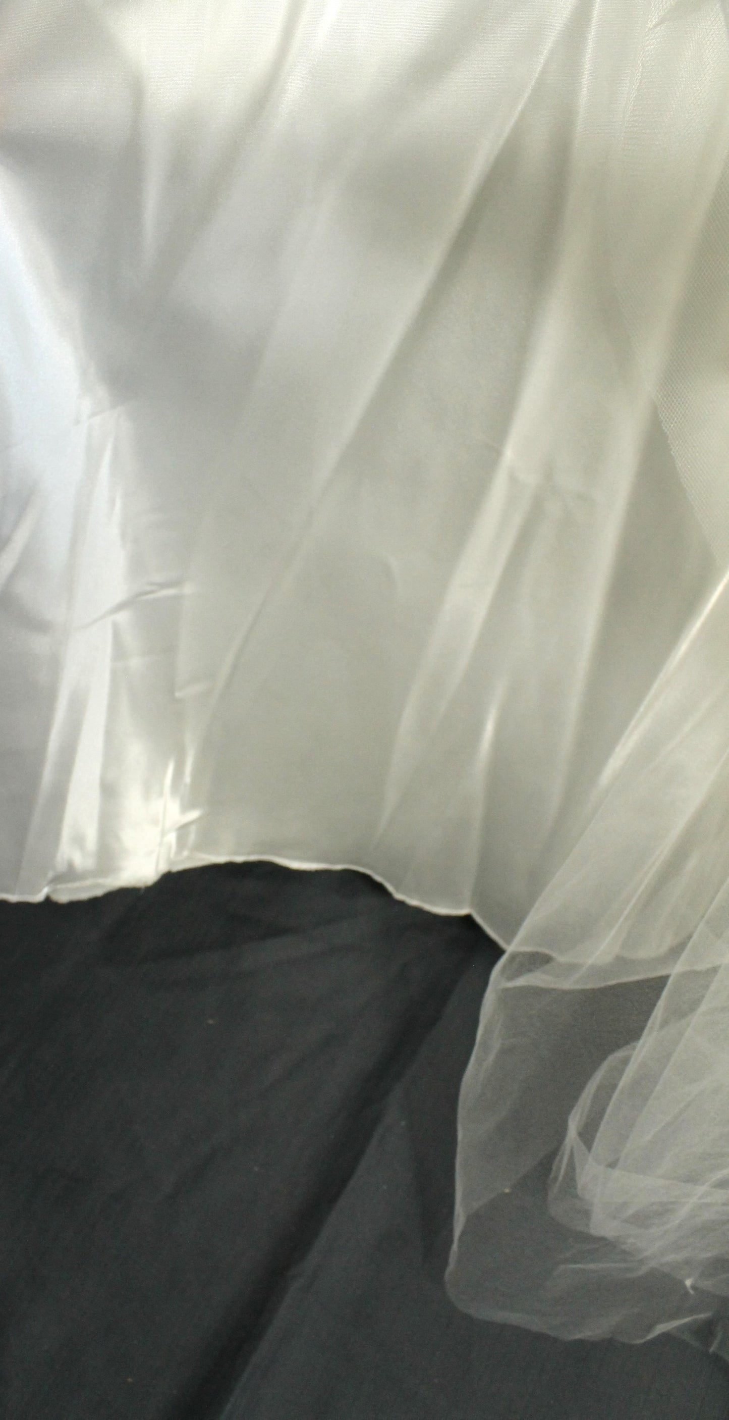 Gorgeous MORI LEE Ivory Tulle Bridal Gown - Ruched Bodice, Full Skirt (Size 6/8)