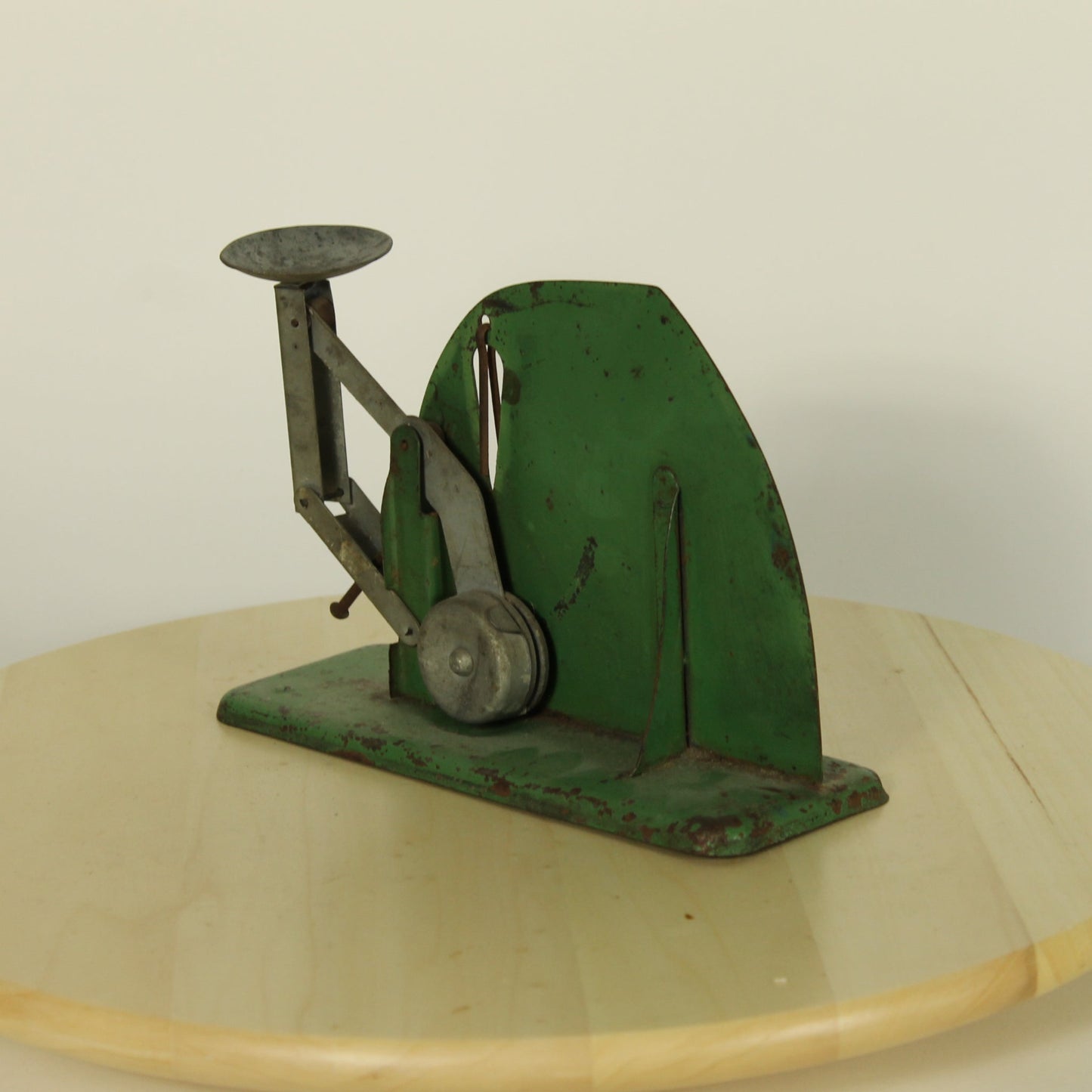 Egg Crate and Weigher