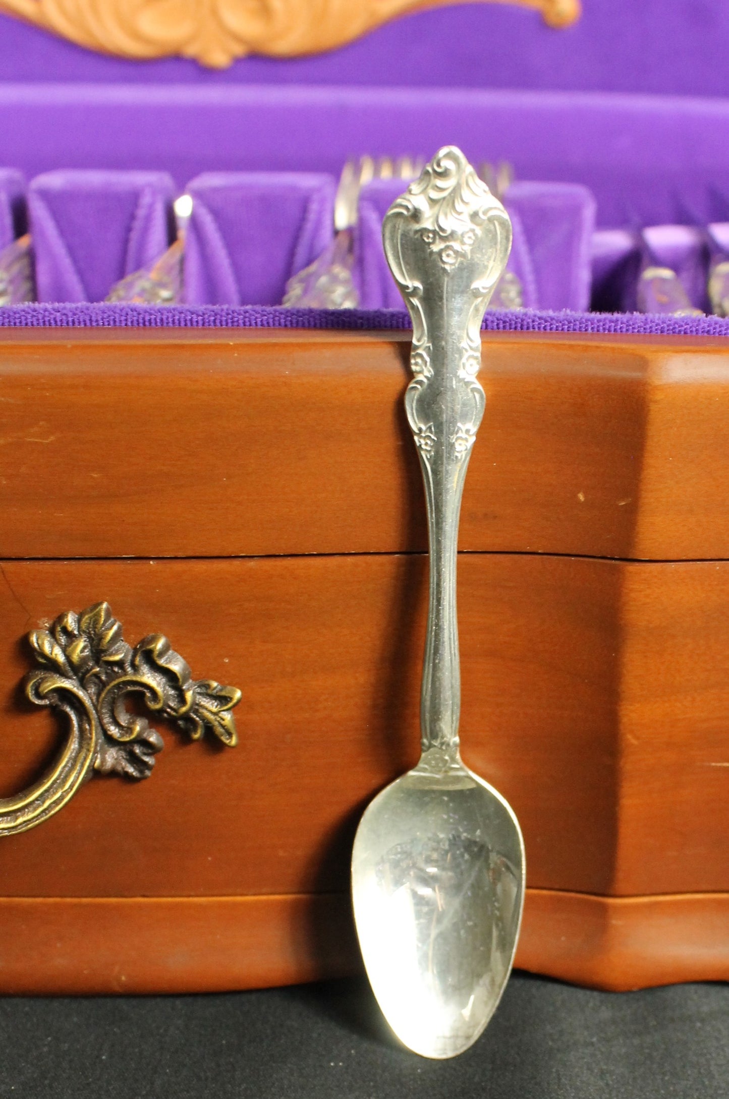 1847 Rogers Bros Orleans Silverware Set