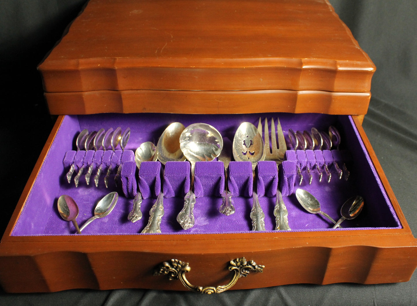 1847 Rogers Bros Orleans Silverware Set