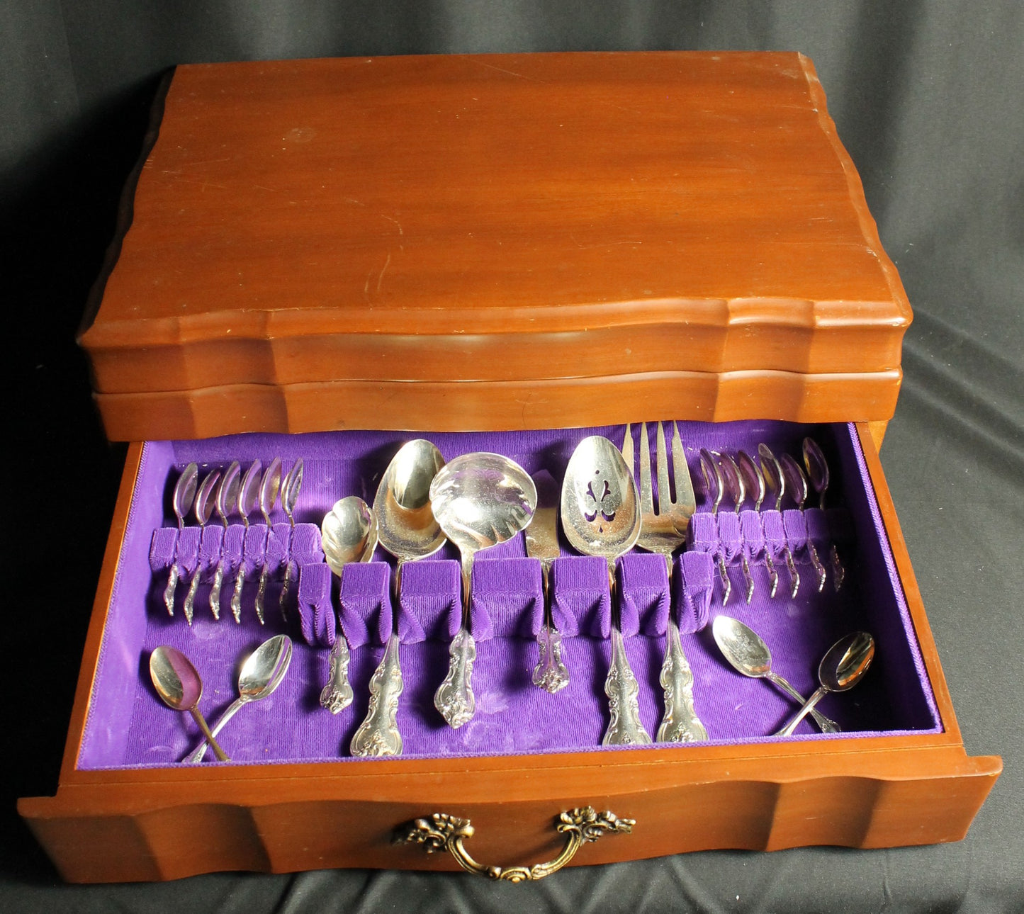 1847 Rogers Bros Orleans Silverware Set