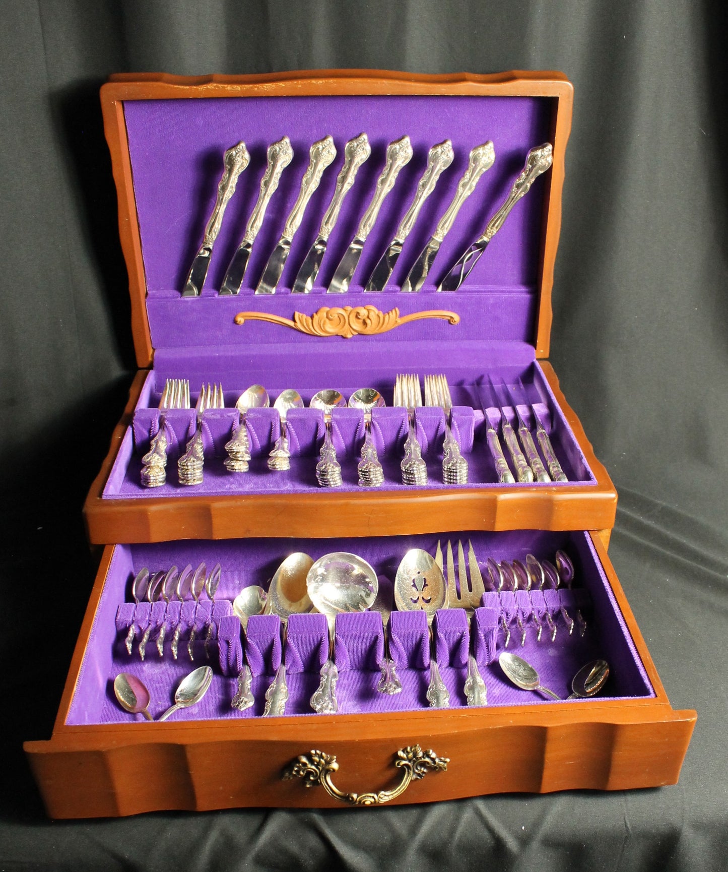 1847 Rogers Bros Orleans Silverware Set