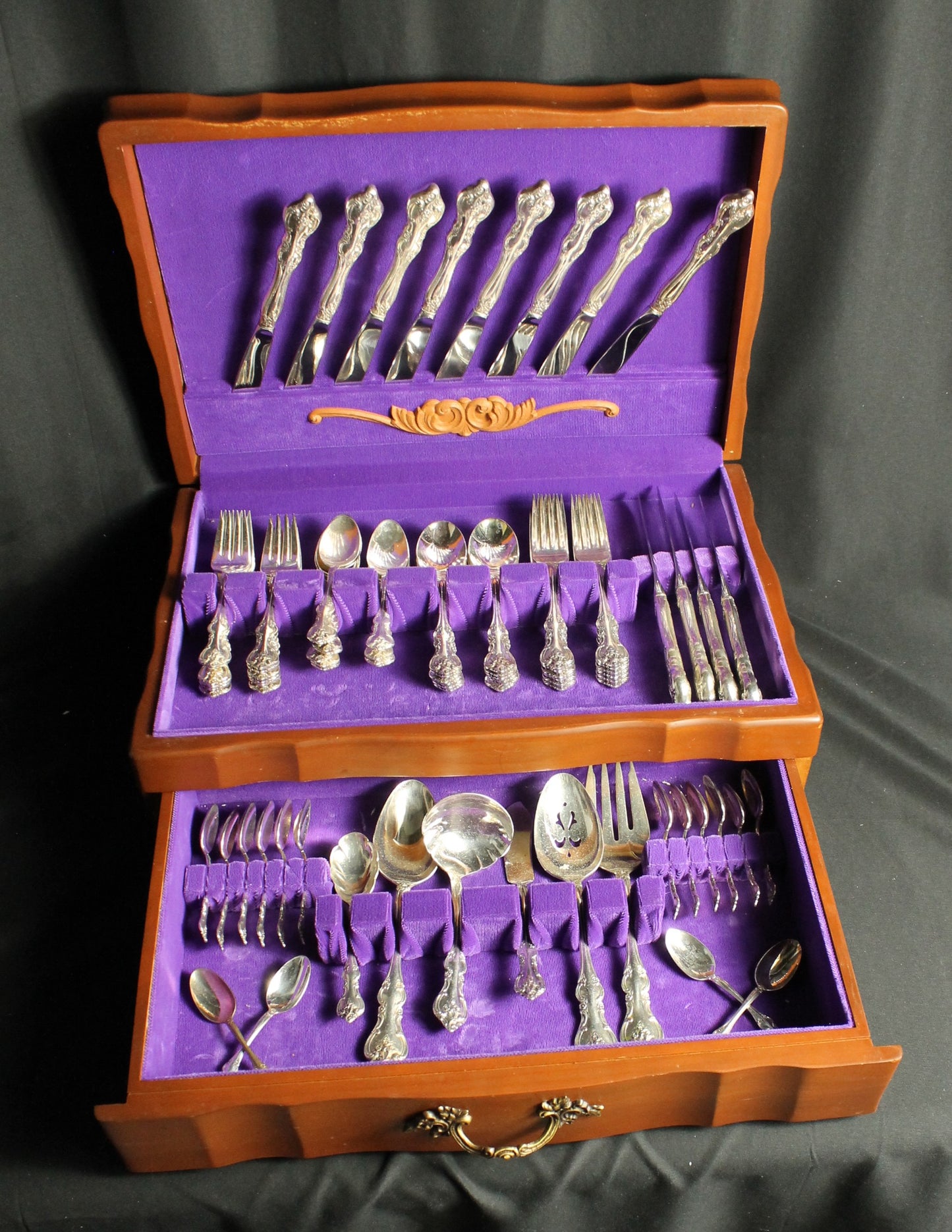 1847 Rogers Bros Orleans Silverware Set