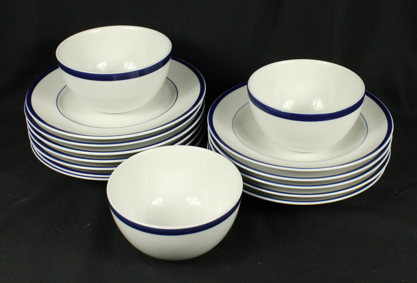 Williams-Sonoma Brasserie Blue Dishes