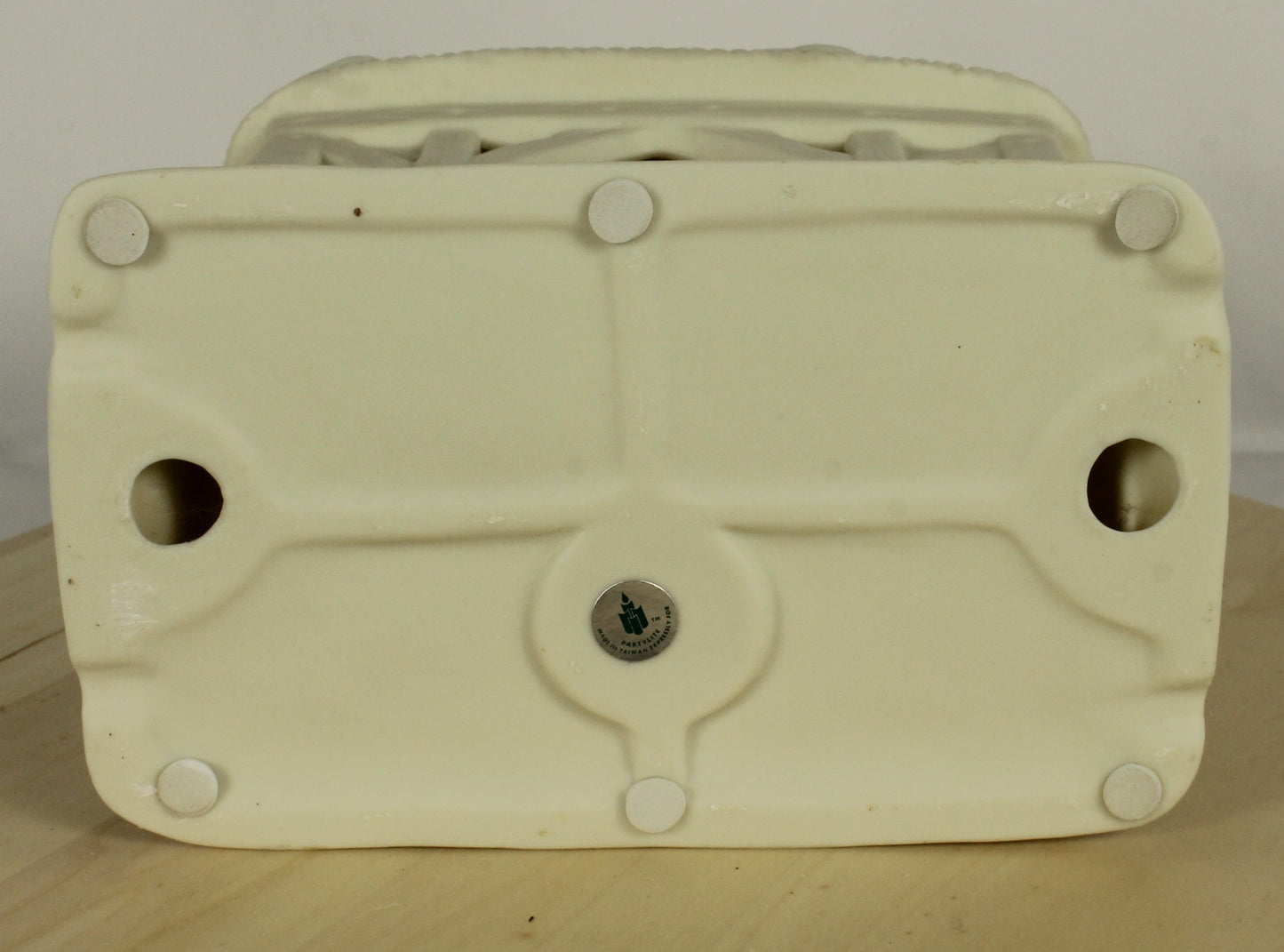Partylite Tealight Manger Candle Holder