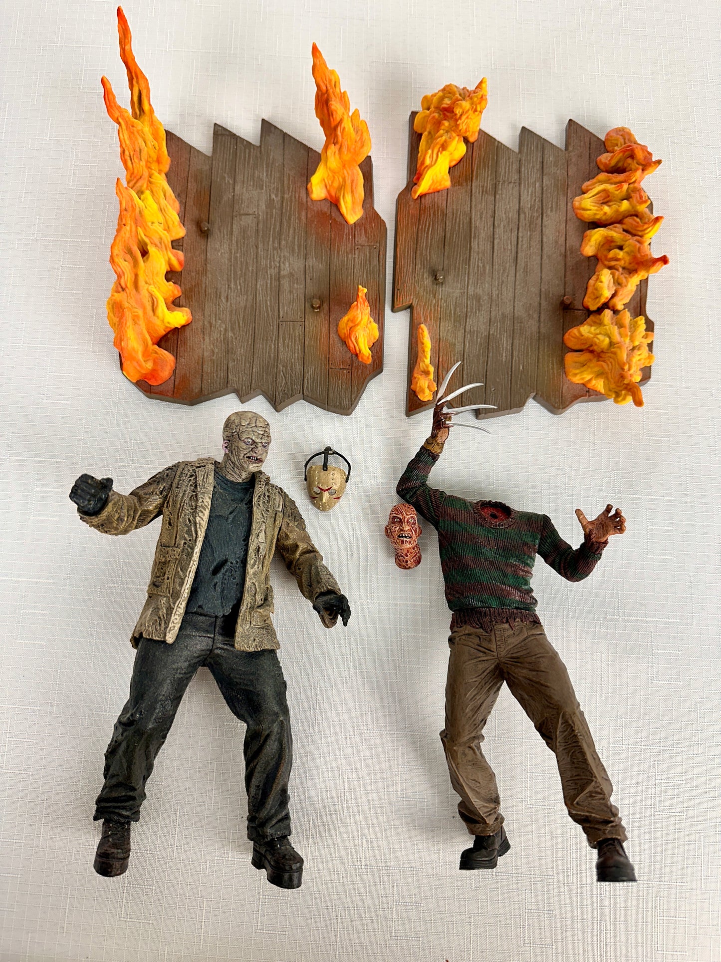 NECA Freddy vs Jason Deluxe Set