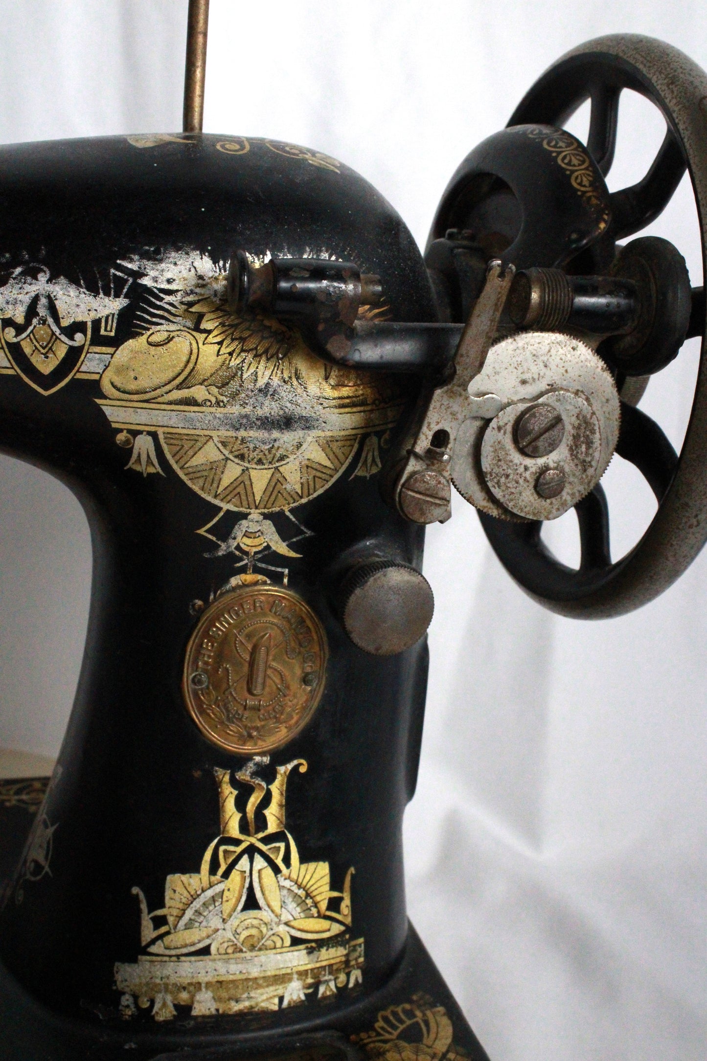 Antique Singer Model 128 Sewing Machine Serial G4392592