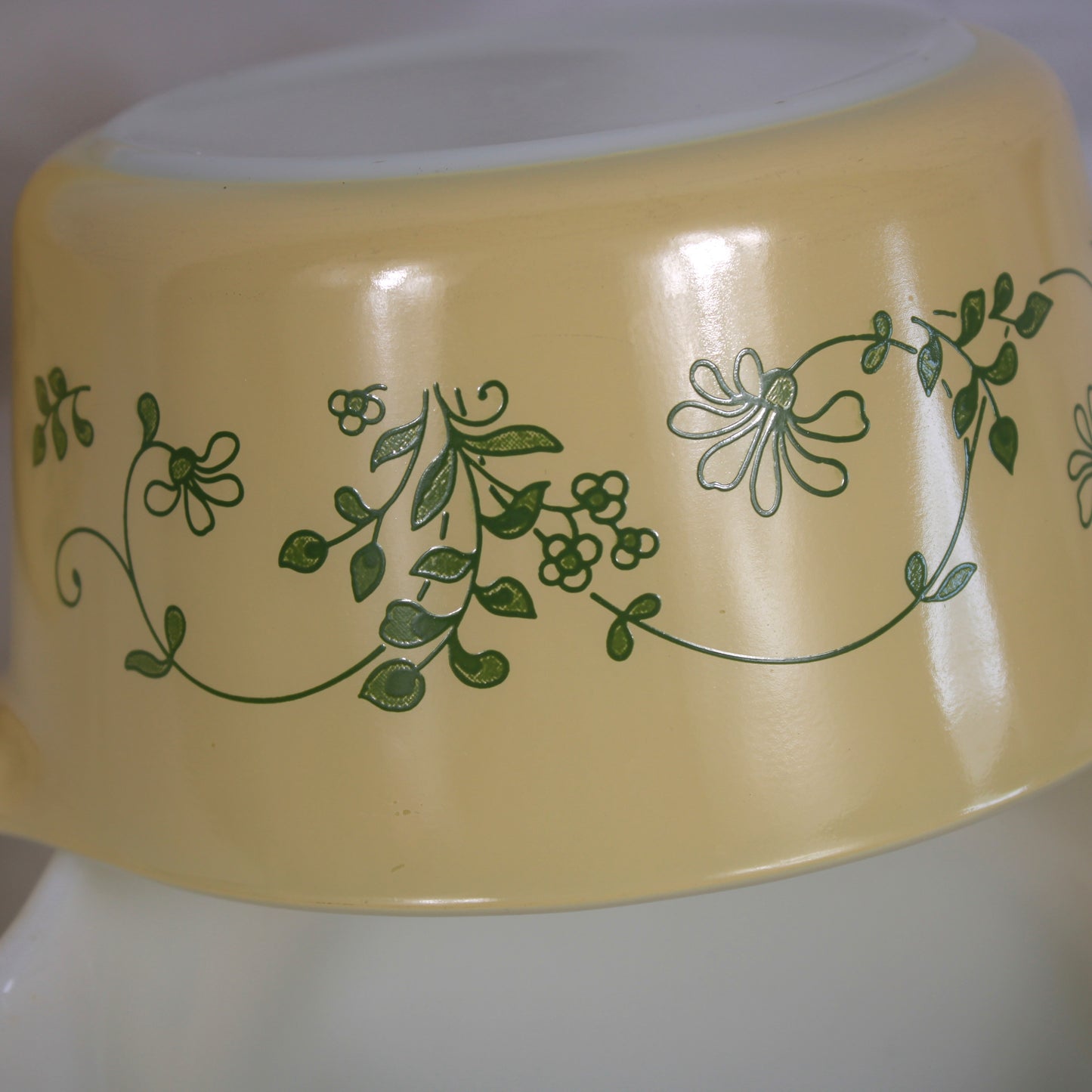 Pyrex Shenandoah Round Casserole Bowl Set (#471, #472, #473, #474)