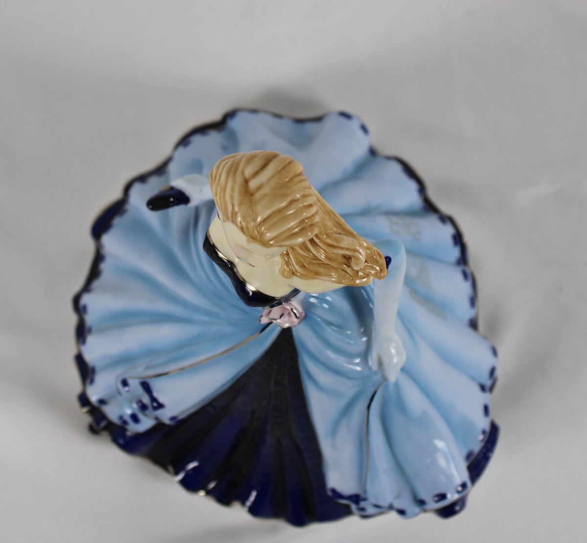Royal Doulton Pretty Ladies "Best Wishes" Fine Bone China Figurine HN 5493