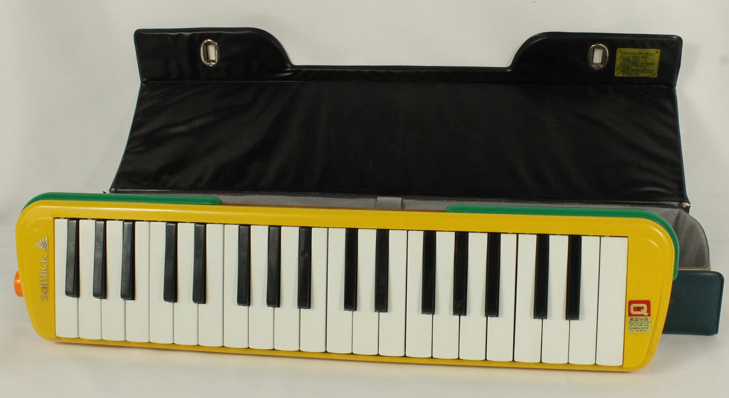 Vintage Samick Melodihorn SM37