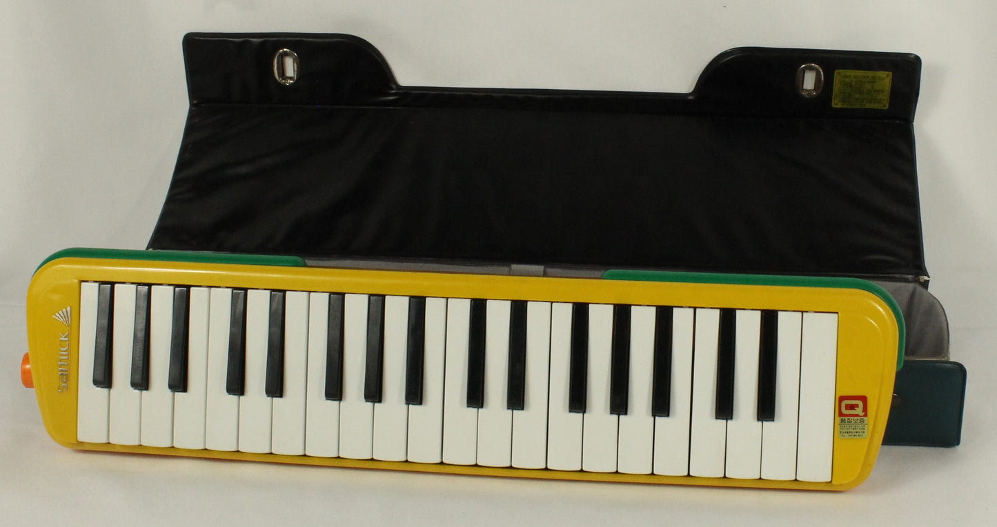Vintage Samick Melodihorn SM37