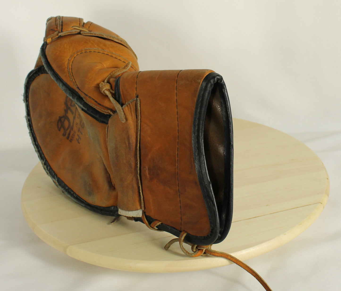 Daignault Rolland Vintage Leather Hockey Goalie Glove