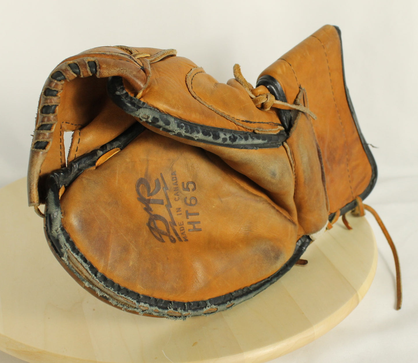 Daignault Rolland Vintage Leather Hockey Goalie Glove