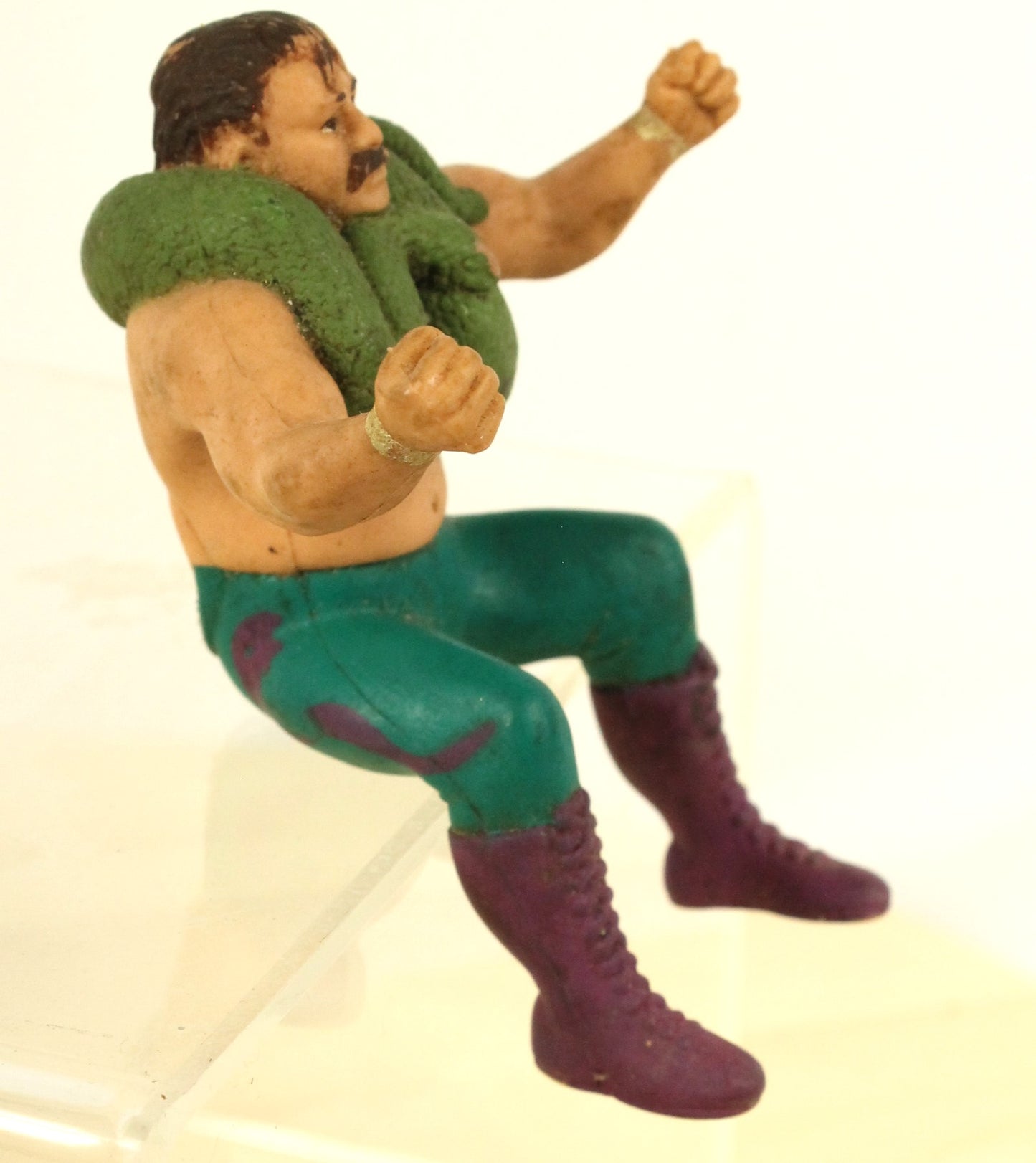 Vintage WWF Jake “The Snake” Roberts Thumb Action Figure – Classic Wrestling Collectible