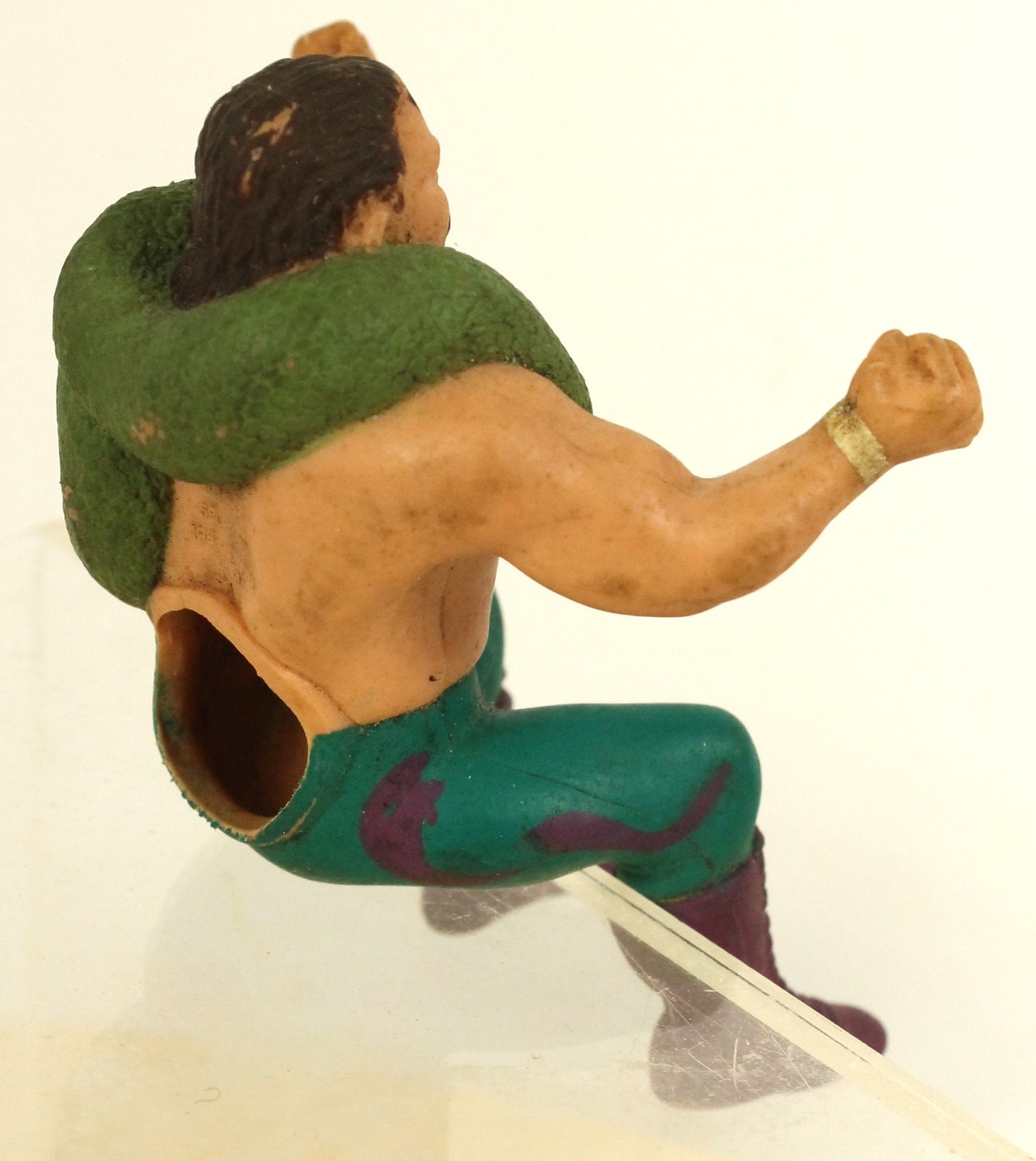Vintage WWF Jake “The Snake” Roberts Thumb Action Figure – Classic Wrestling Collectible