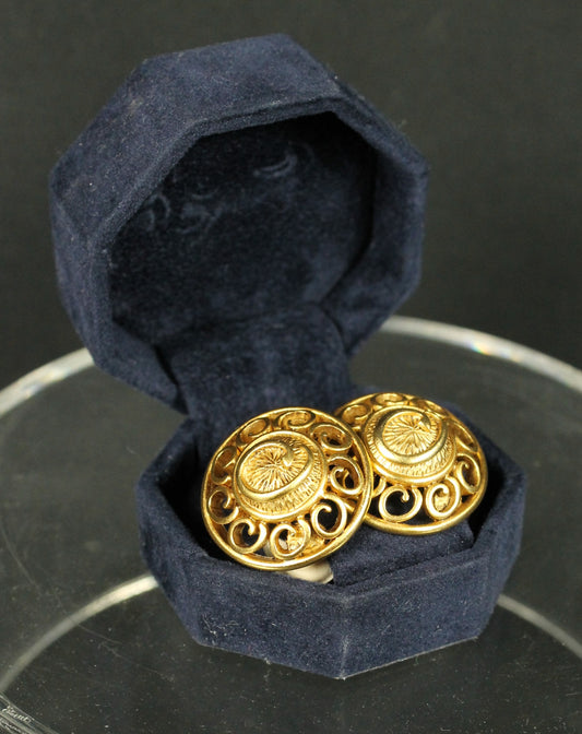 Stunning Vintage Ornate Gold Medallion Clip Earrings