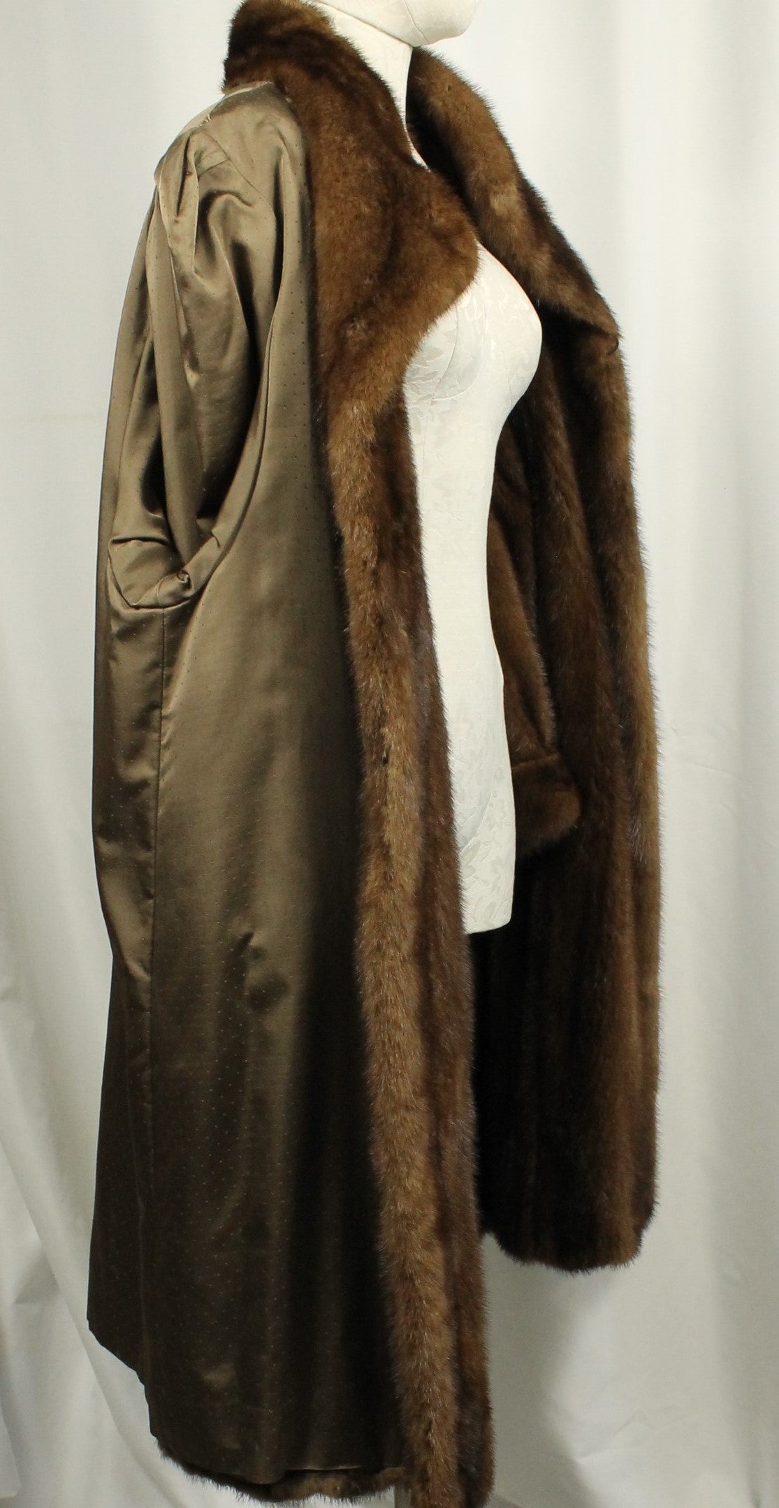 Elegant Vintage Mink Fur Coat with Shawl Collar, Monogrammed Lining Size XXL