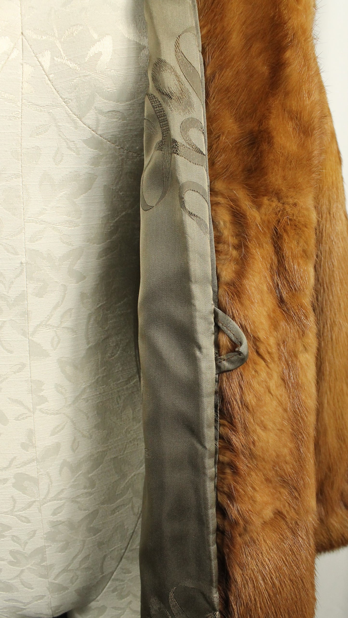 Luxurious Vintage Barringtons Russet Mink Fur Coat - Full Length, Elegant Style SIZE M