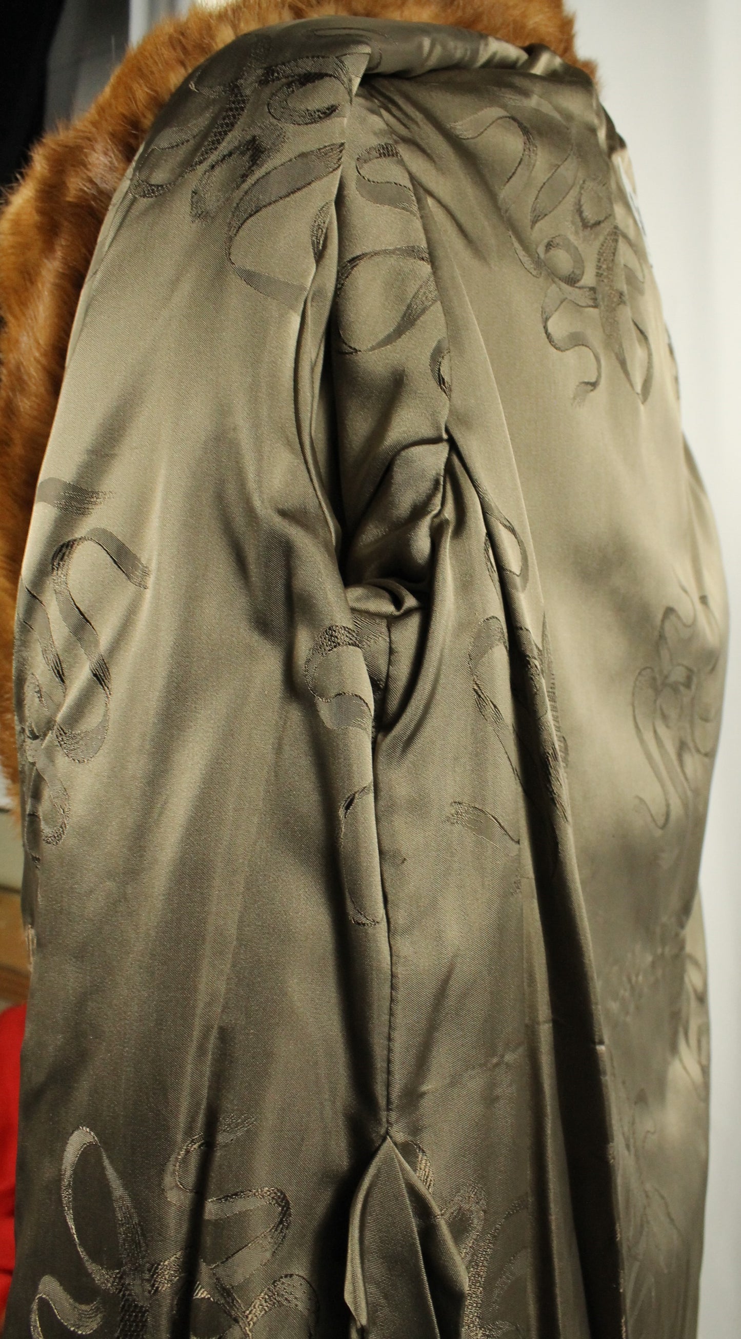 Luxurious Vintage Barringtons Russet Mink Fur Coat - Full Length, Elegant Style SIZE M