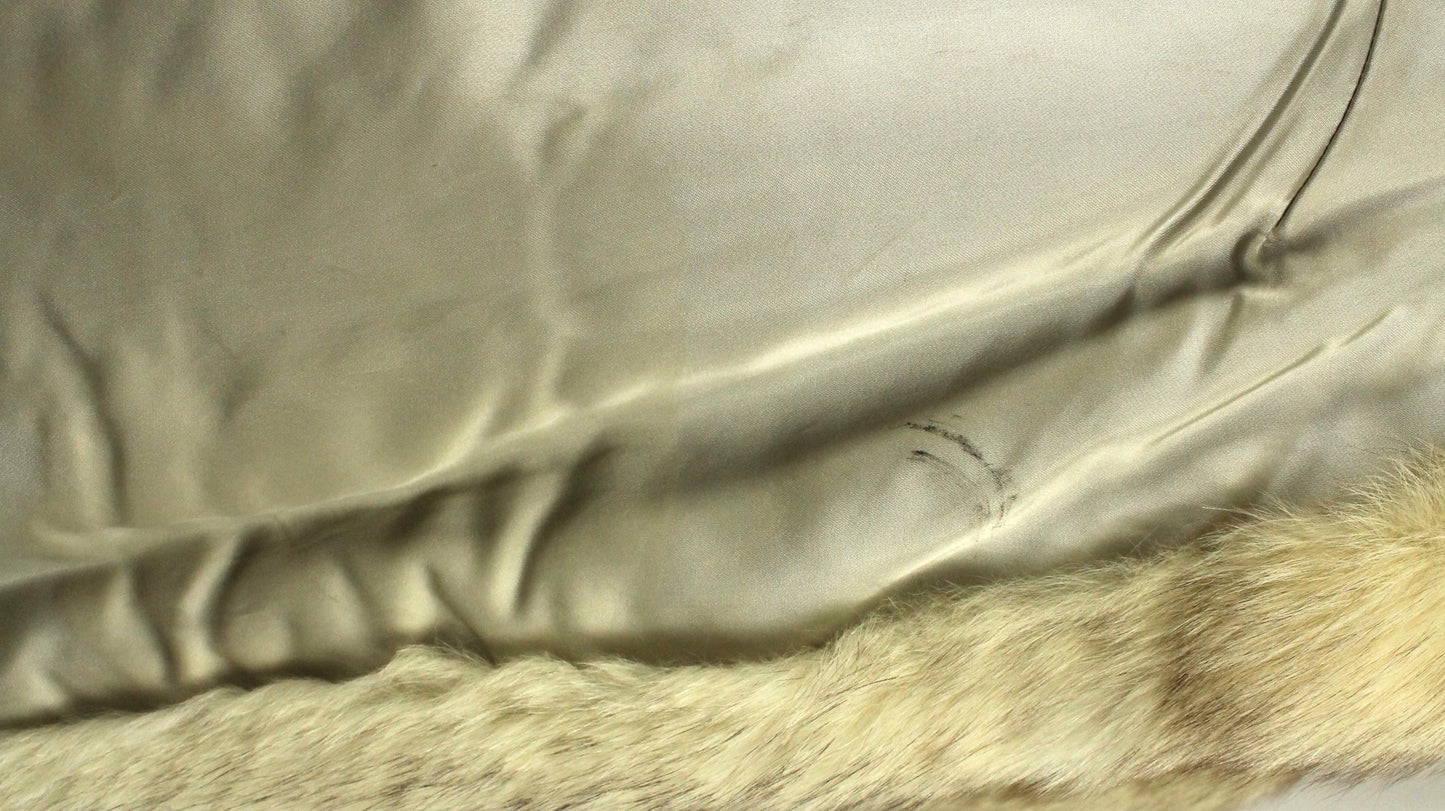 Plush Vintage Long-Haired Fox Fur Coat - Blonde/Silver Tones in Size 10 - Classic Eaton Retail