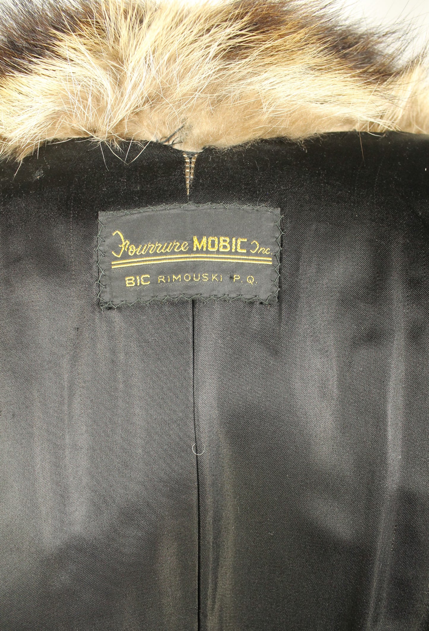 Dramatic Vintage Long-Haired Striped Fur Coat Size XXL - Full Length with Wide Collar - Made in Canada