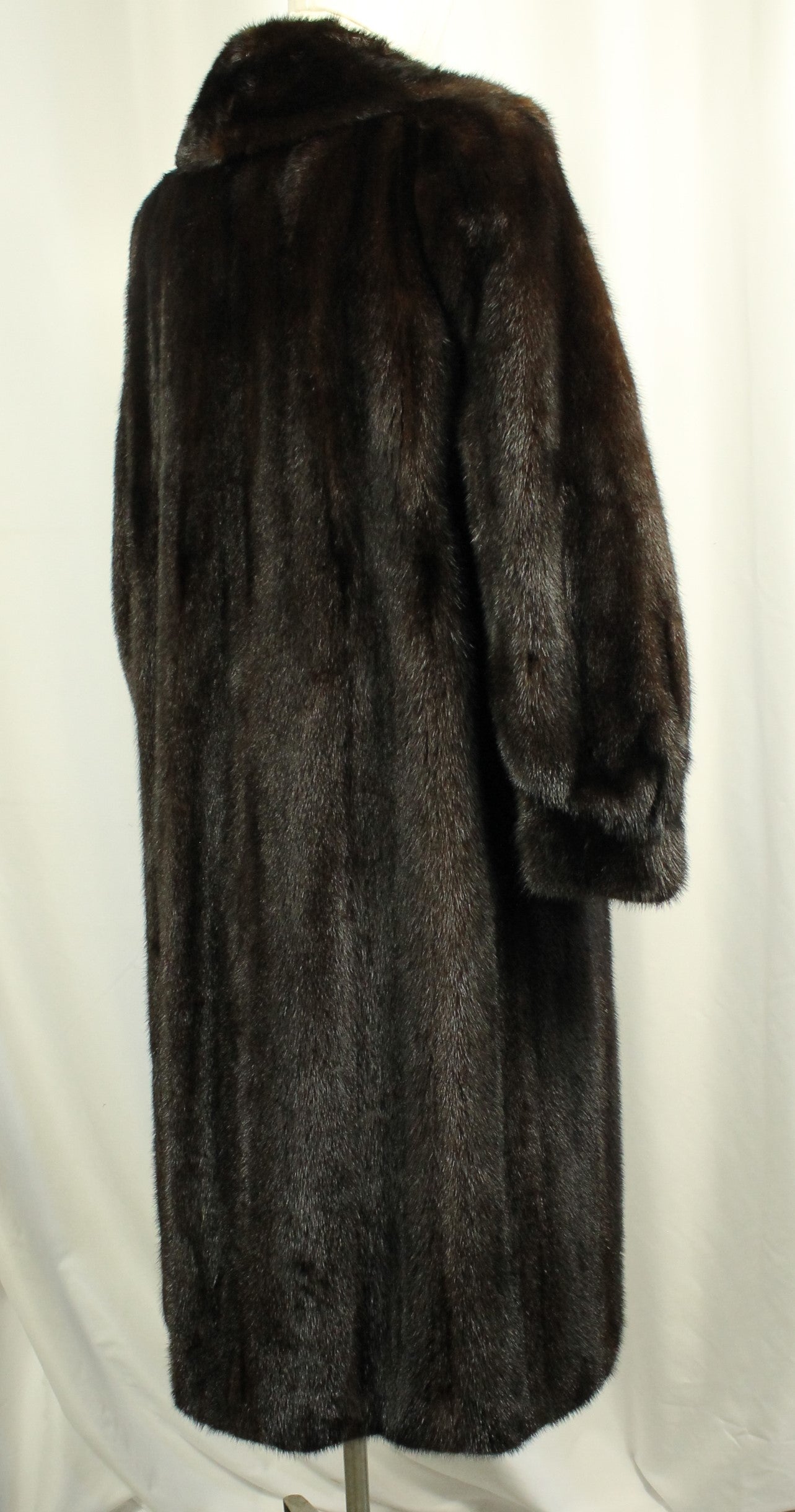 Vintage Hudson’s Bay Full-Length Mink Fur Coat – Timeless Canadian Luxury Size; XXL
