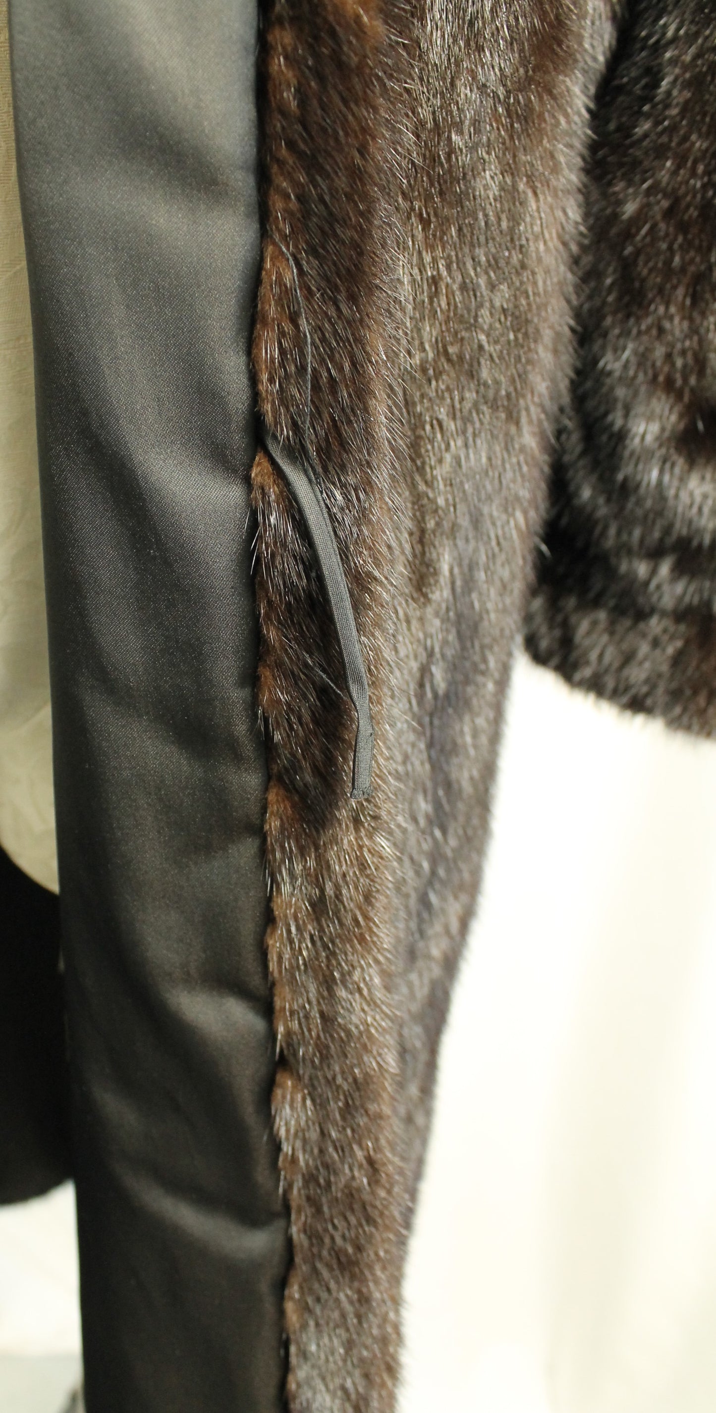 Vintage Hudson’s Bay Full-Length Mink Fur Coat – Timeless Canadian Luxury Size; XXL
