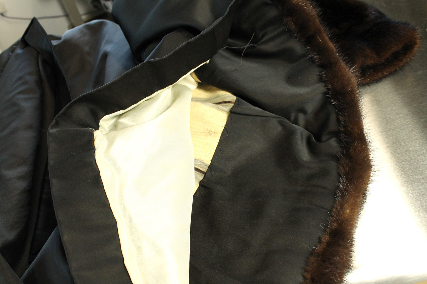 Vintage Hudson’s Bay Full-Length Mink Fur Coat – Timeless Canadian Luxury Size; XXL
