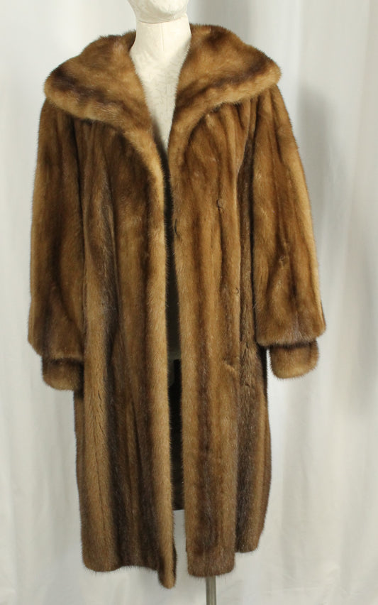 Matching Set: Vintage D. Mindy & Sons Canadian Mink Fur Coat( Size: L)) & Hat.