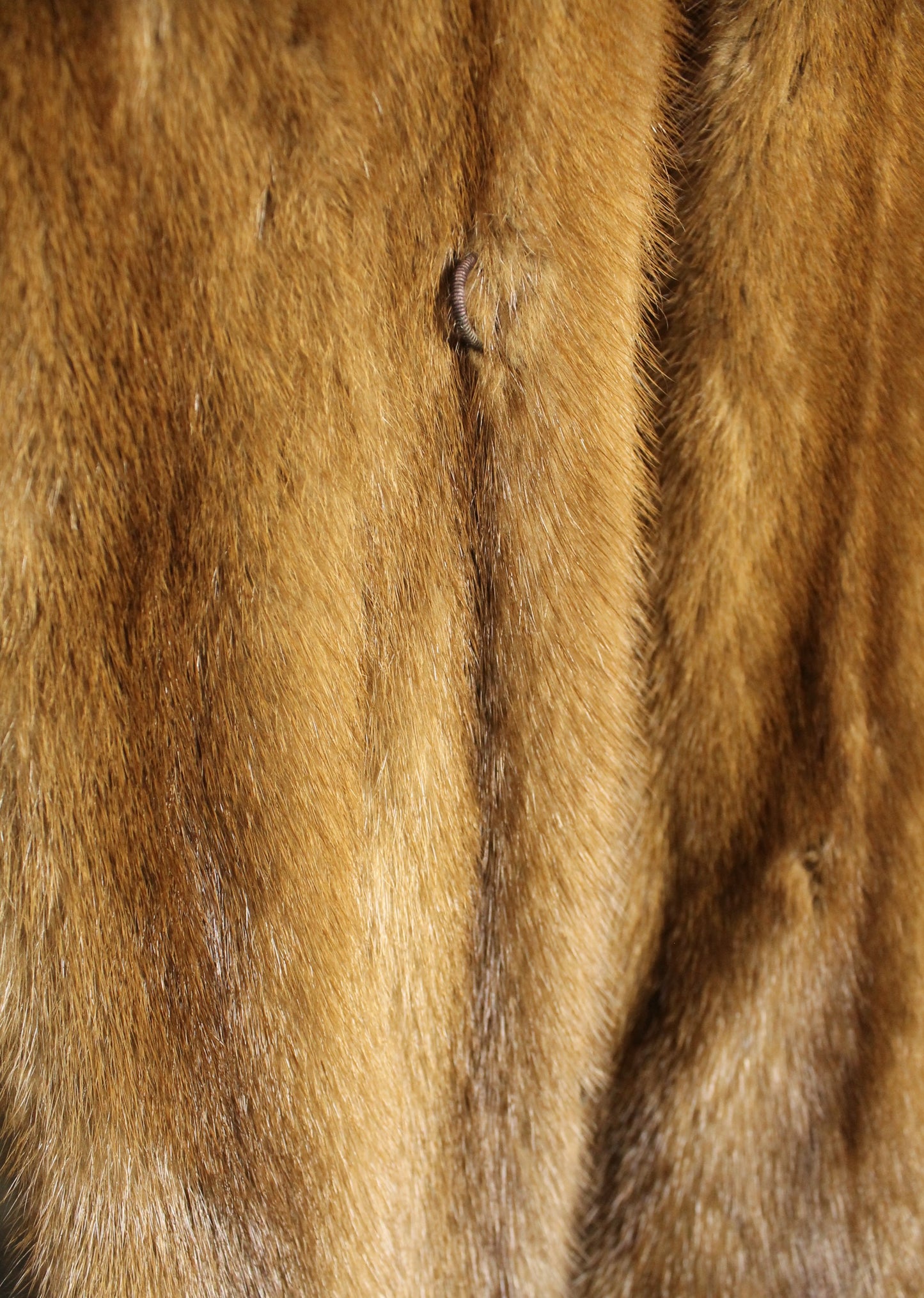 Matching Set: Vintage D. Mindy & Sons Canadian Mink Fur Coat( Size: L)) & Hat.