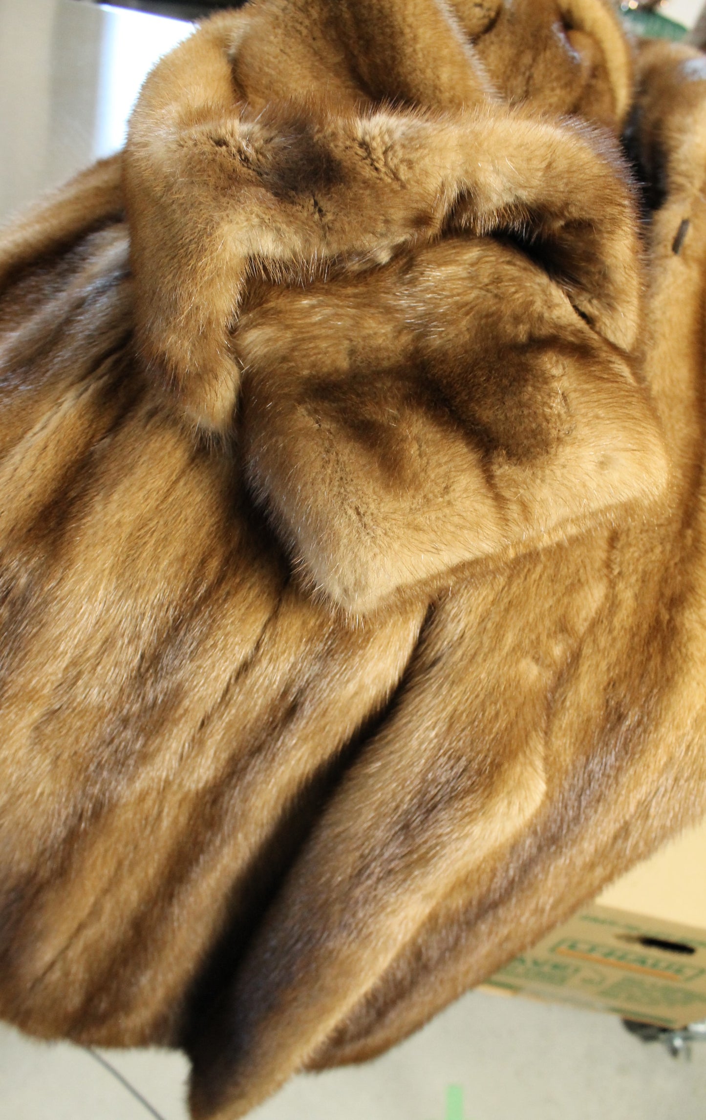 Matching Set: Vintage D. Mindy & Sons Canadian Mink Fur Coat( Size: L)) & Hat.