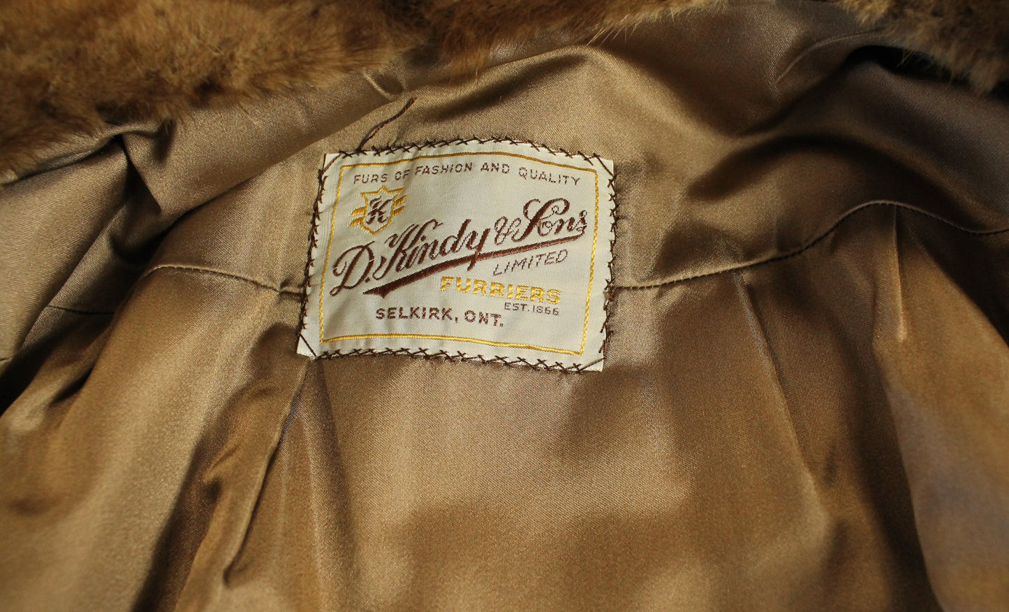 Matching Set: Vintage D. Mindy & Sons Canadian Mink Fur Coat( Size: L)) & Hat.