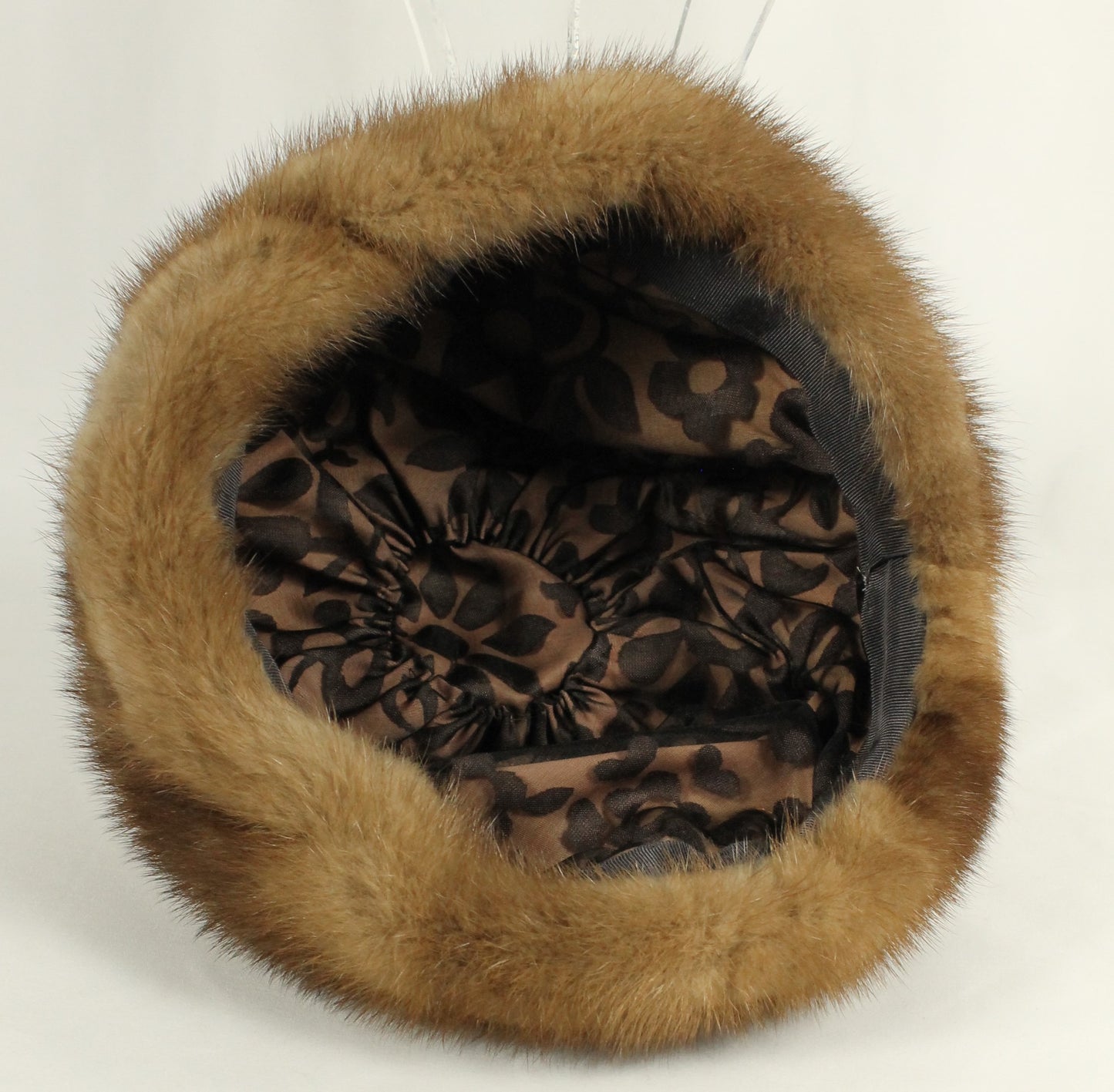 Matching Set: Vintage D. Mindy & Sons Canadian Mink Fur Coat( Size: L)) & Hat.