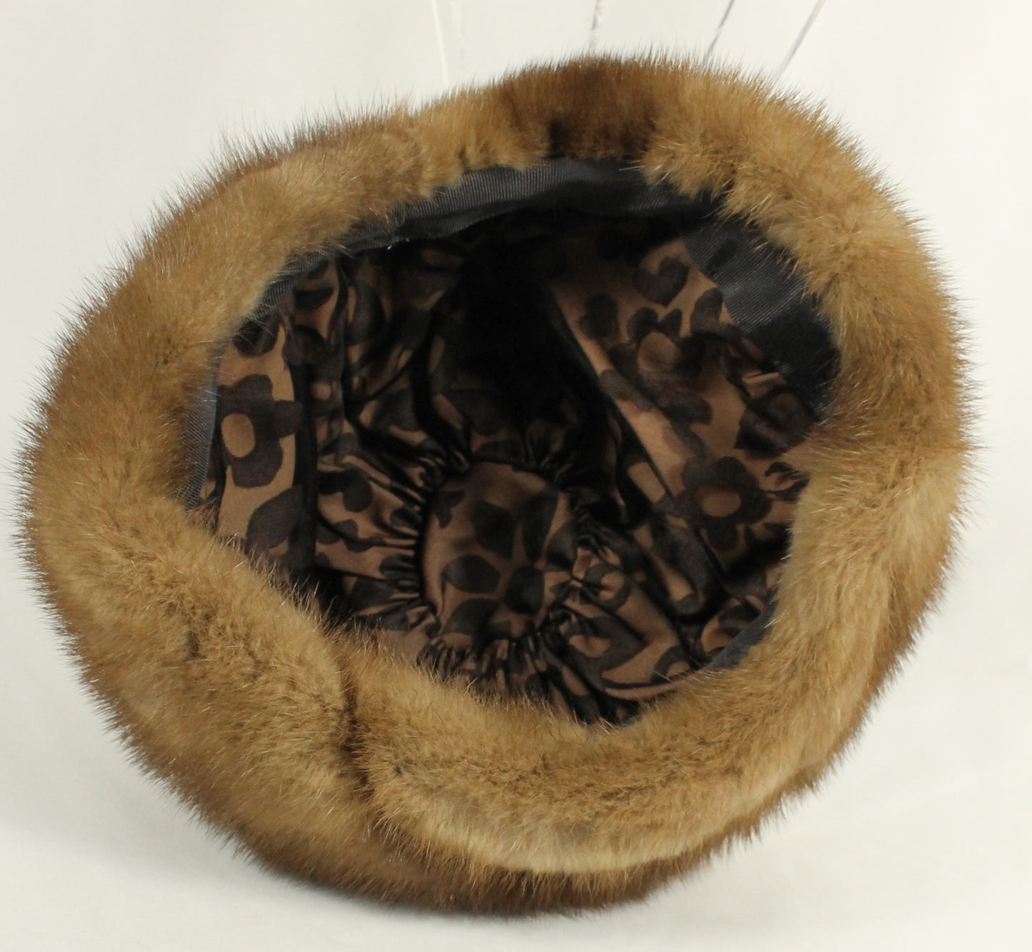 Matching Set: Vintage D. Mindy & Sons Canadian Mink Fur Coat( Size: L)) & Hat.