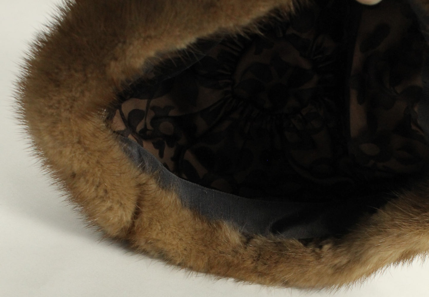 Matching Set: Vintage D. Mindy & Sons Canadian Mink Fur Coat( Size: L)) & Hat.