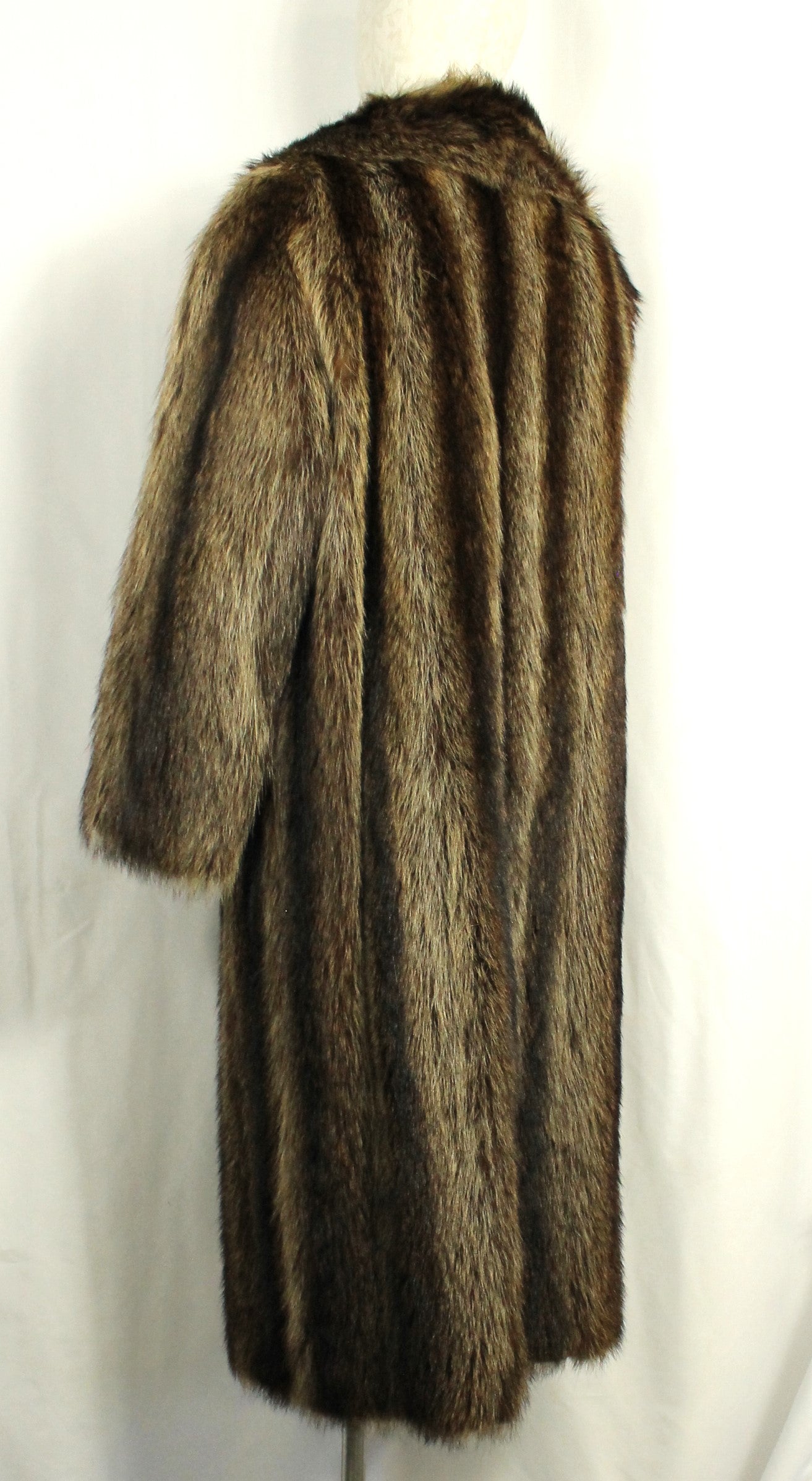 Luxurious Genuine Fur Coat – Timeless Elegance in Rich Brown Size L