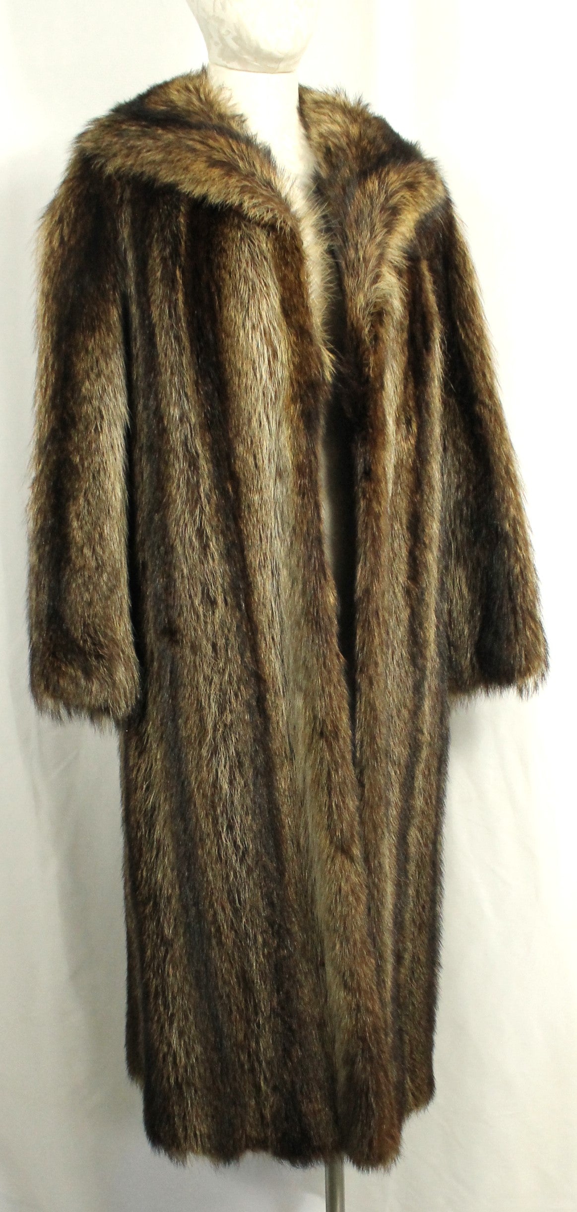 Luxurious Genuine Fur Coat – Timeless Elegance in Rich Brown Size L