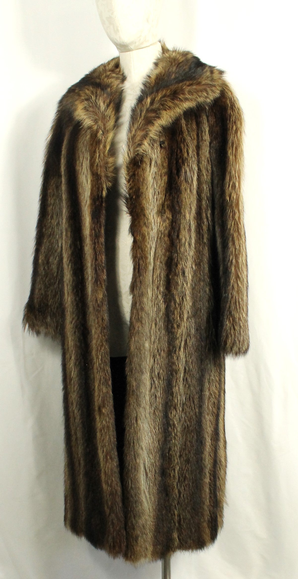 Luxurious Genuine Fur Coat – Timeless Elegance in Rich Brown Size L