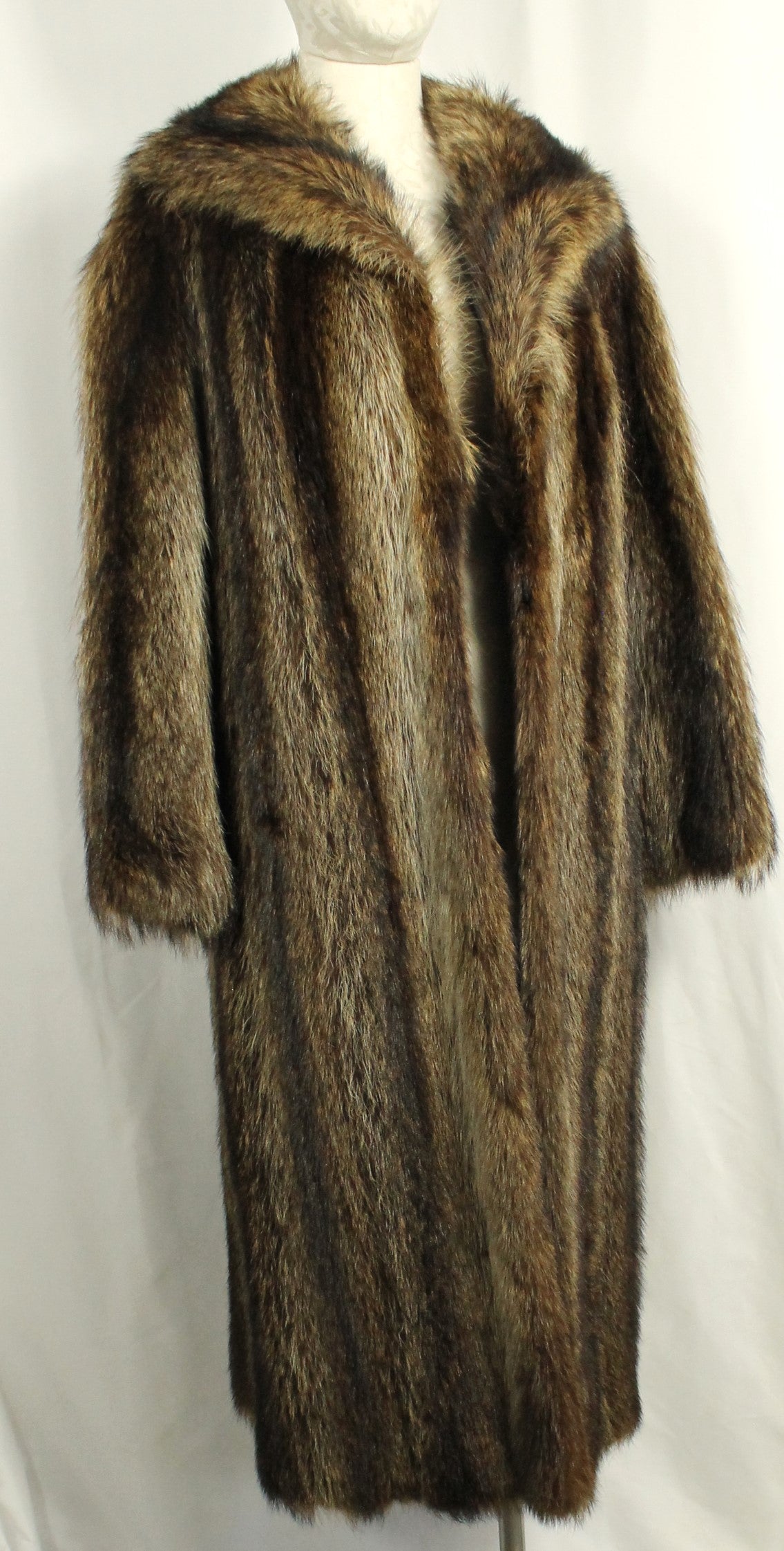 Luxurious Genuine Fur Coat – Timeless Elegance in Rich Brown Size L
